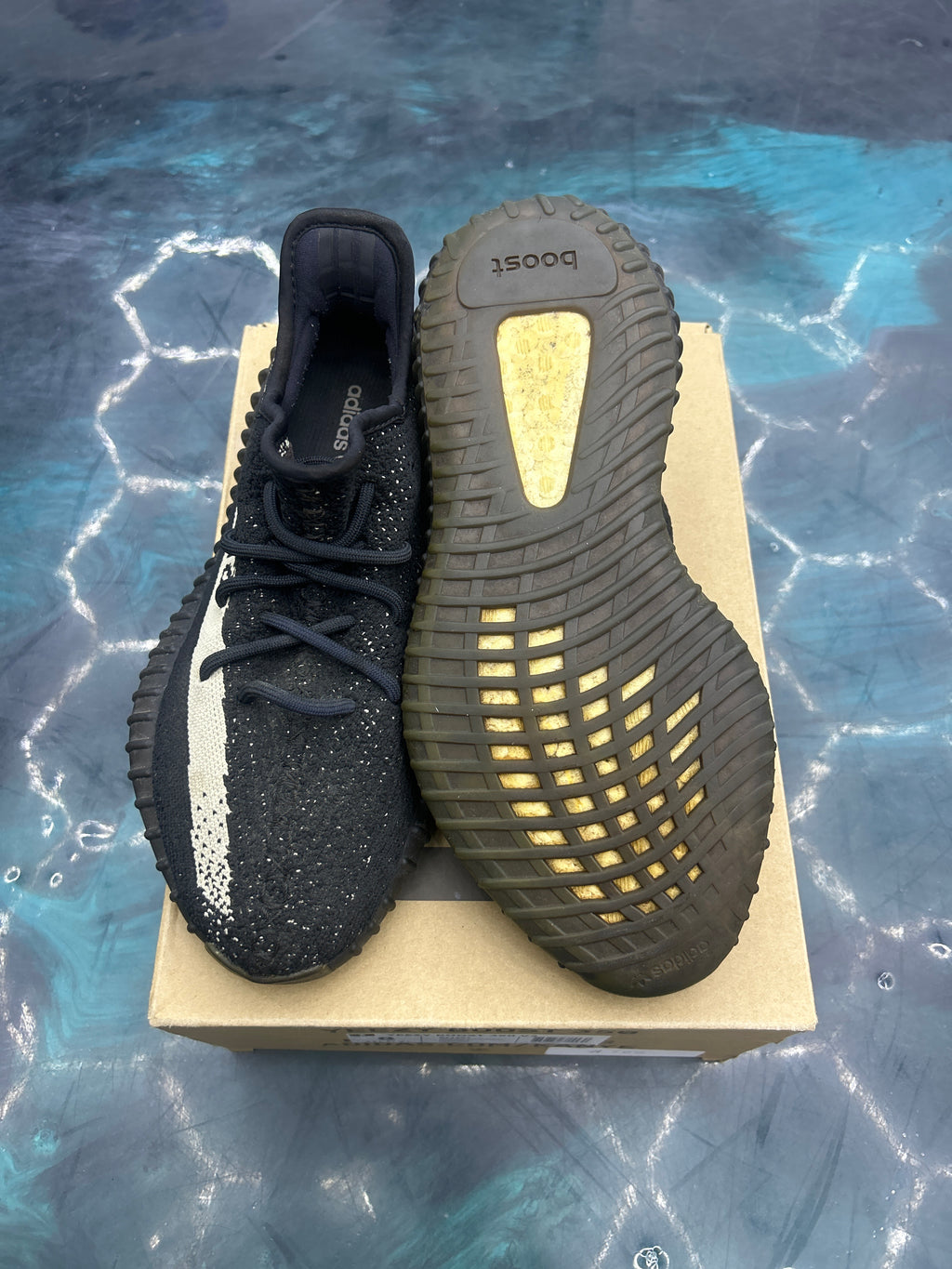 ADIDAS YEEZY BOOST 350 V2 CORE BLACK WHITE PRE OWNED SIZE 8