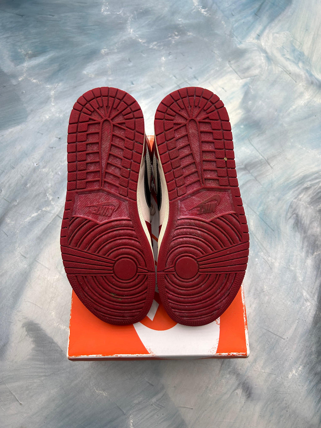 JORDAN 1 RETRO LOST AND FOUND PRE OWNED SIZE 8