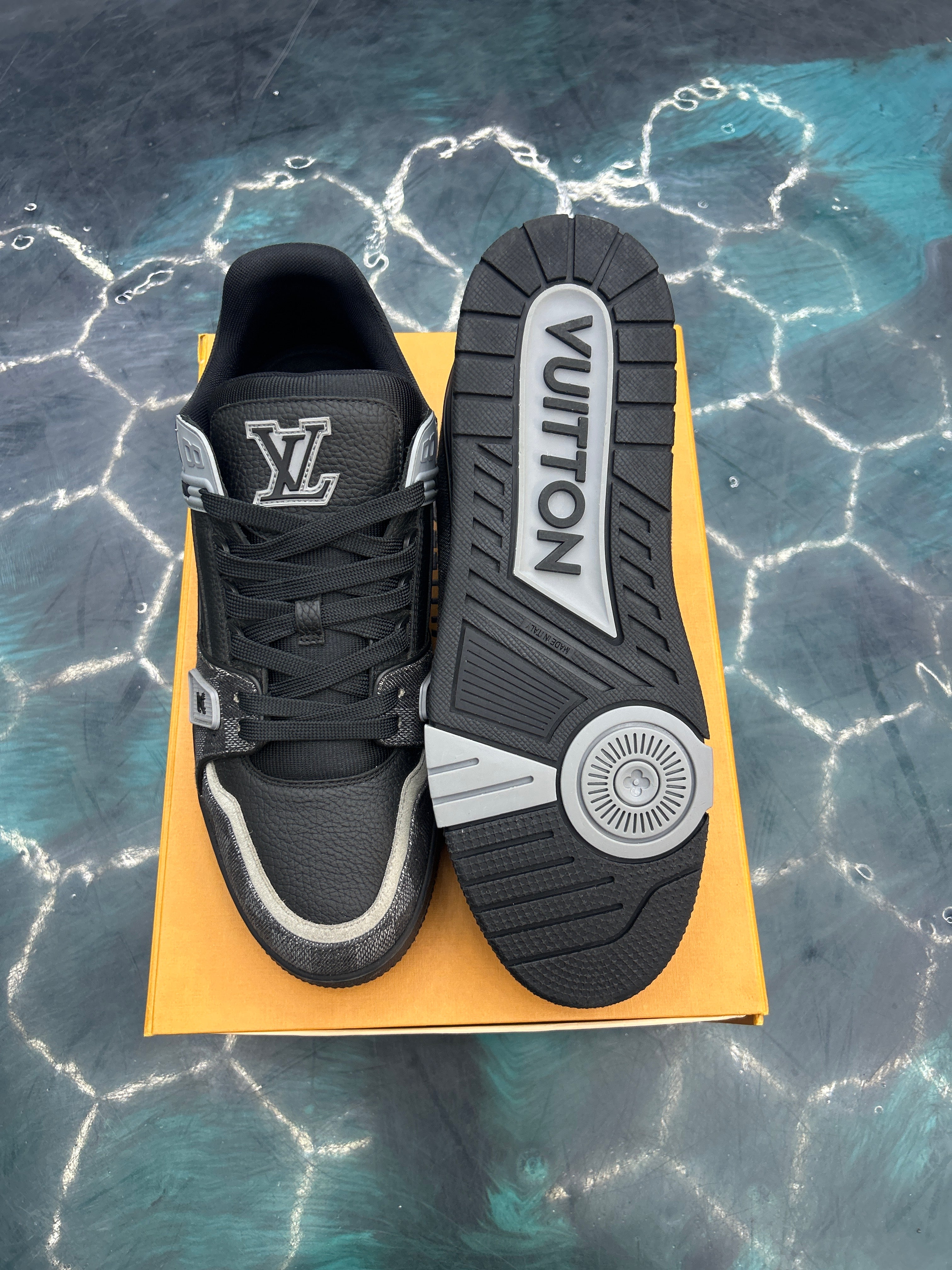 LOUIS VUITTON LV TRAINER BLACK DAMIER DENIM PRE OWNED SIZE 9LV