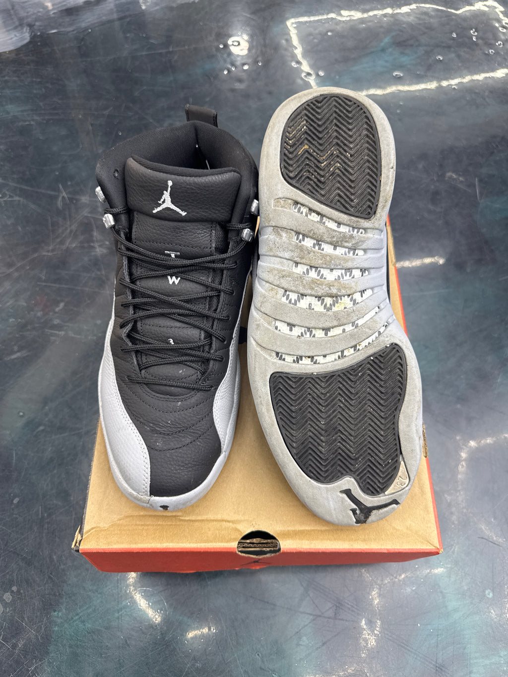 JORDAN 12 RETRO BARONS PRE OWNED SIZE 11