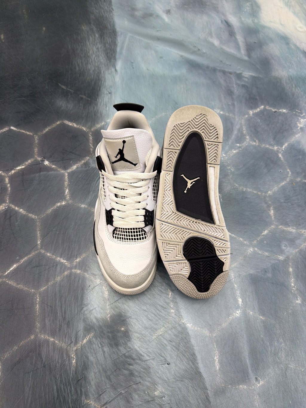 JORDAN 4 RETRO MILITARY BLACK PRE OWNED SIZE 8 NO BOX