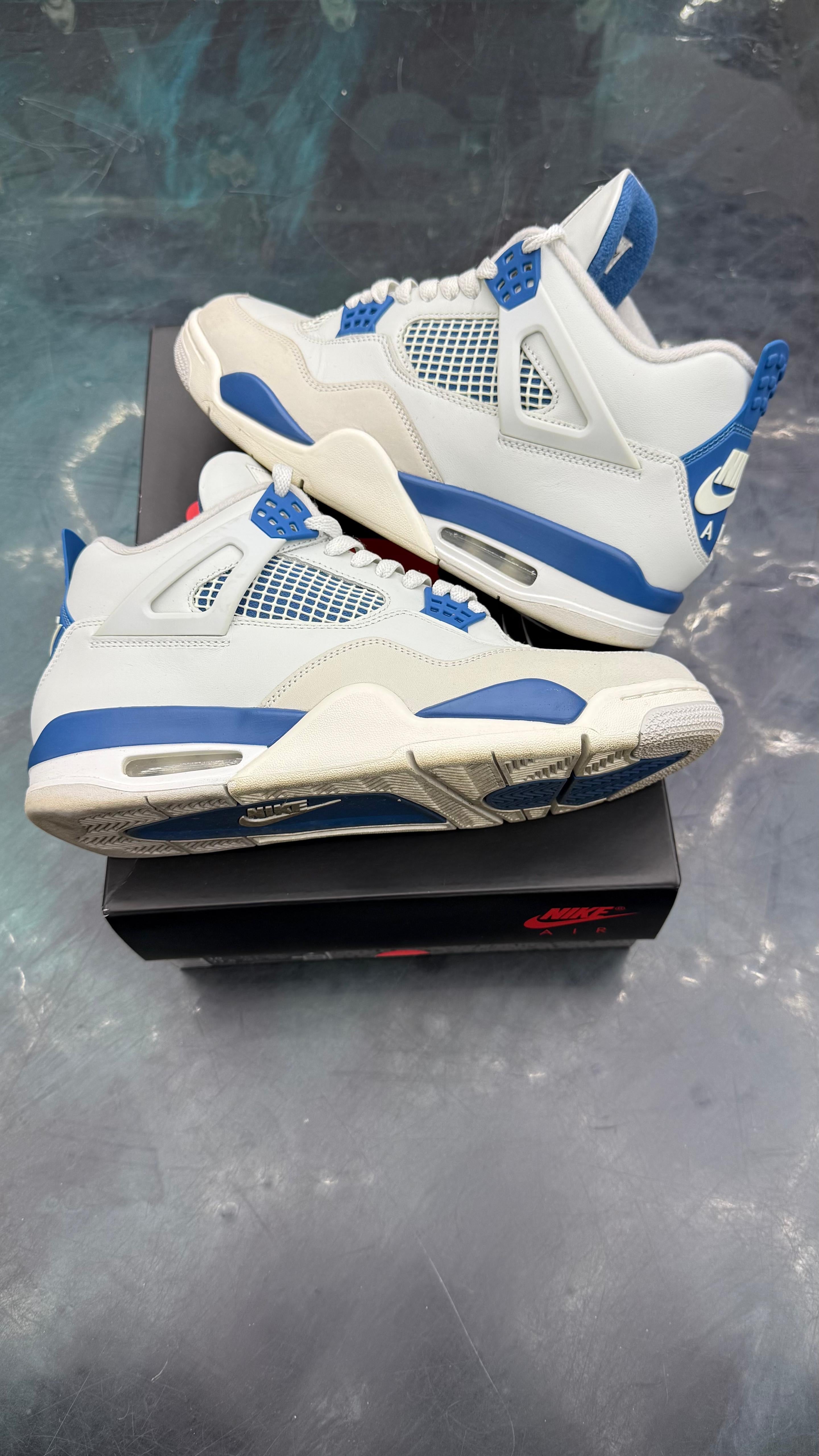 JORDAN 4 RETRO MILITARY BLUE PRE OWNED SIZE 10