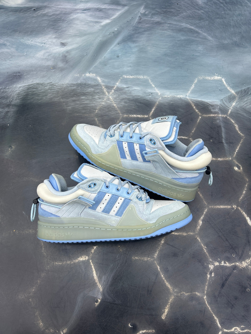 ADIDAS FORUM BUCKLE LOW BAD BUNNY BLUE TINT PRE OWNED SIZE 10.5 NO BOX
