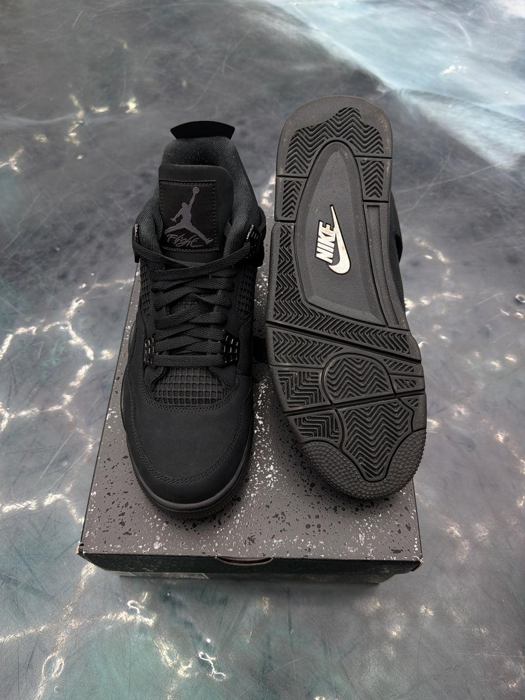 JORDAN 4 RETRO BLACK CAT PRE OWNED SIZE 11