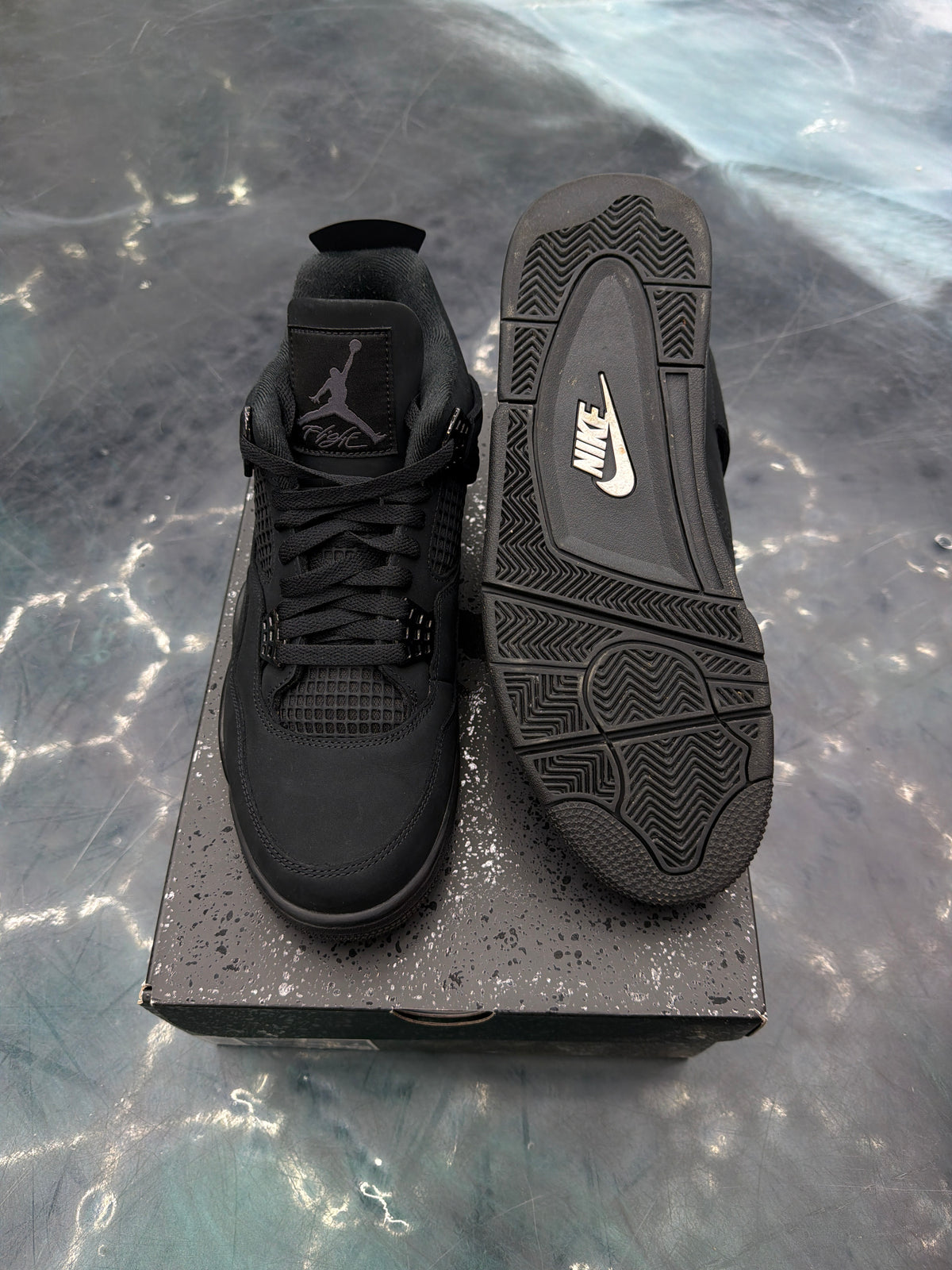 JORDAN 4 RETRO BLACK CAT PRE OWNED SIZE 11