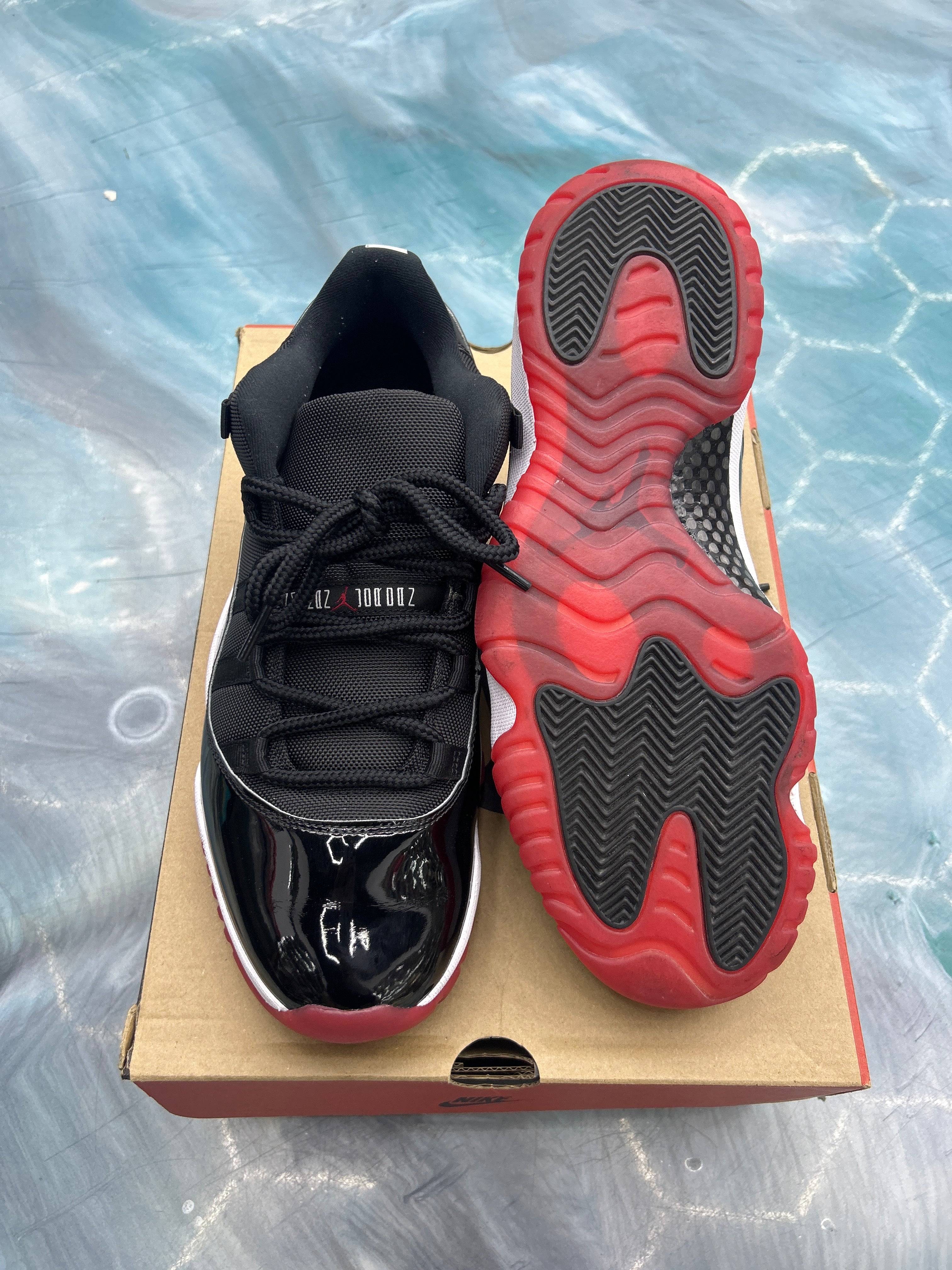 JORDAN 11 RETRO BRED LOW PRE OWNED SIZE 12