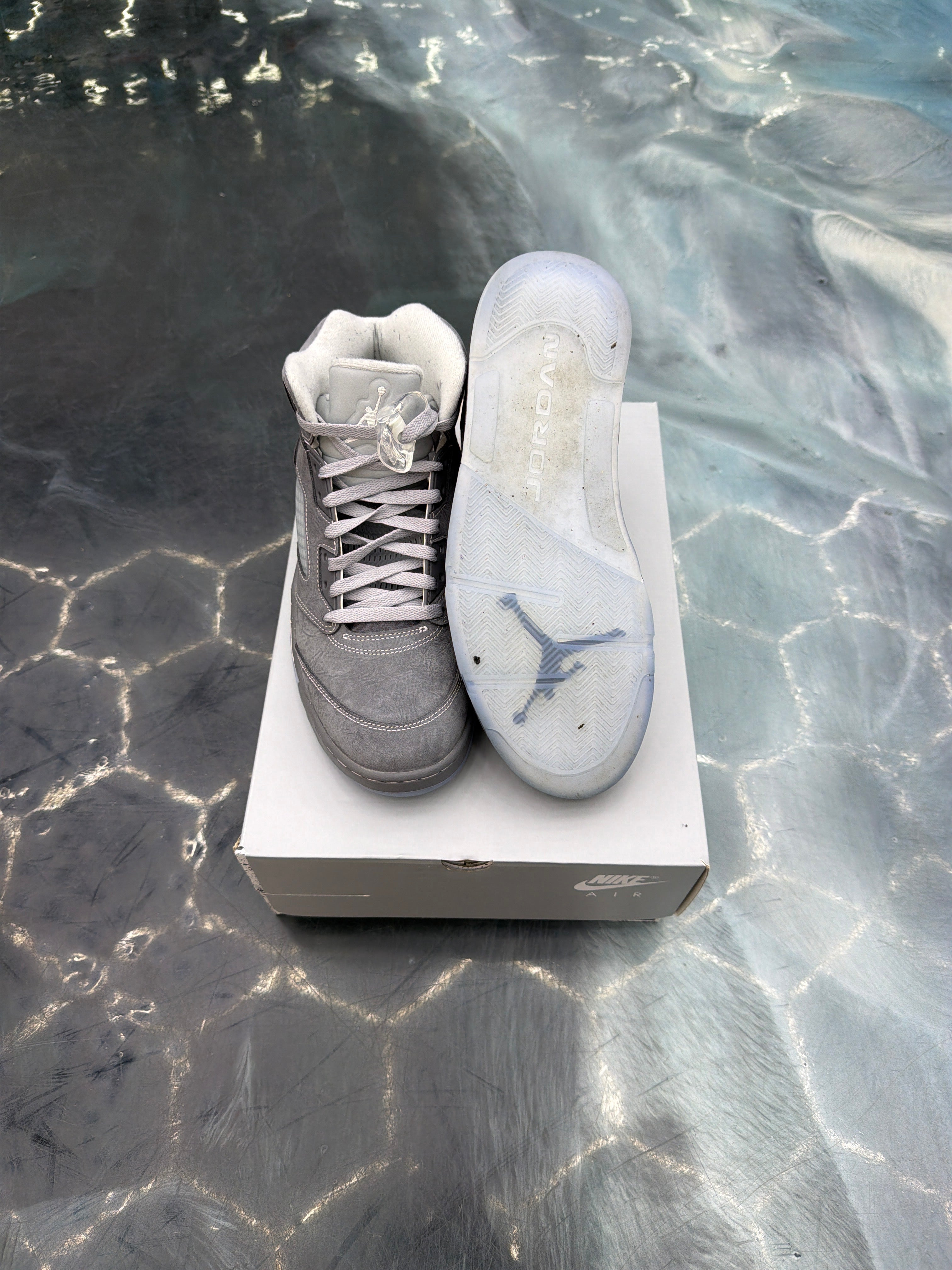 JORDAN 5 RETRO WOLF GREY PRE OWNED SIZE 11