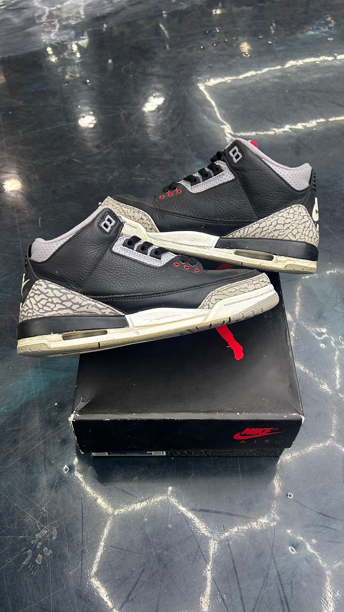 JORDAN 3 RETRO BLACK CEMENT PRE OWNED SIZE 7Y