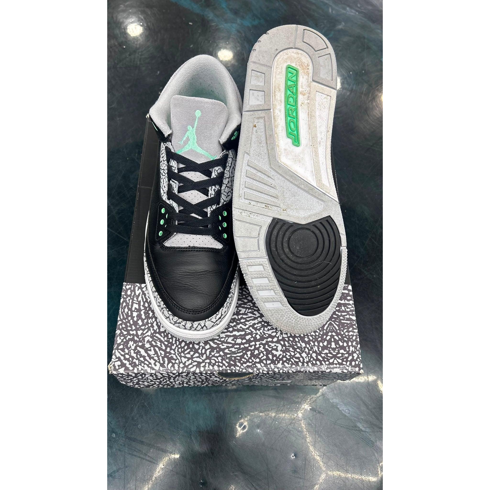 JORDAN 3 RETRO GREEN GLOW PRE OWNED SIZE 13