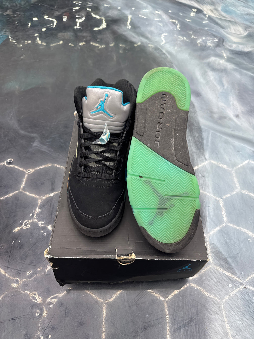 JORDAN 5 RETRO AQUA PRE OWNED SIZE 11.5