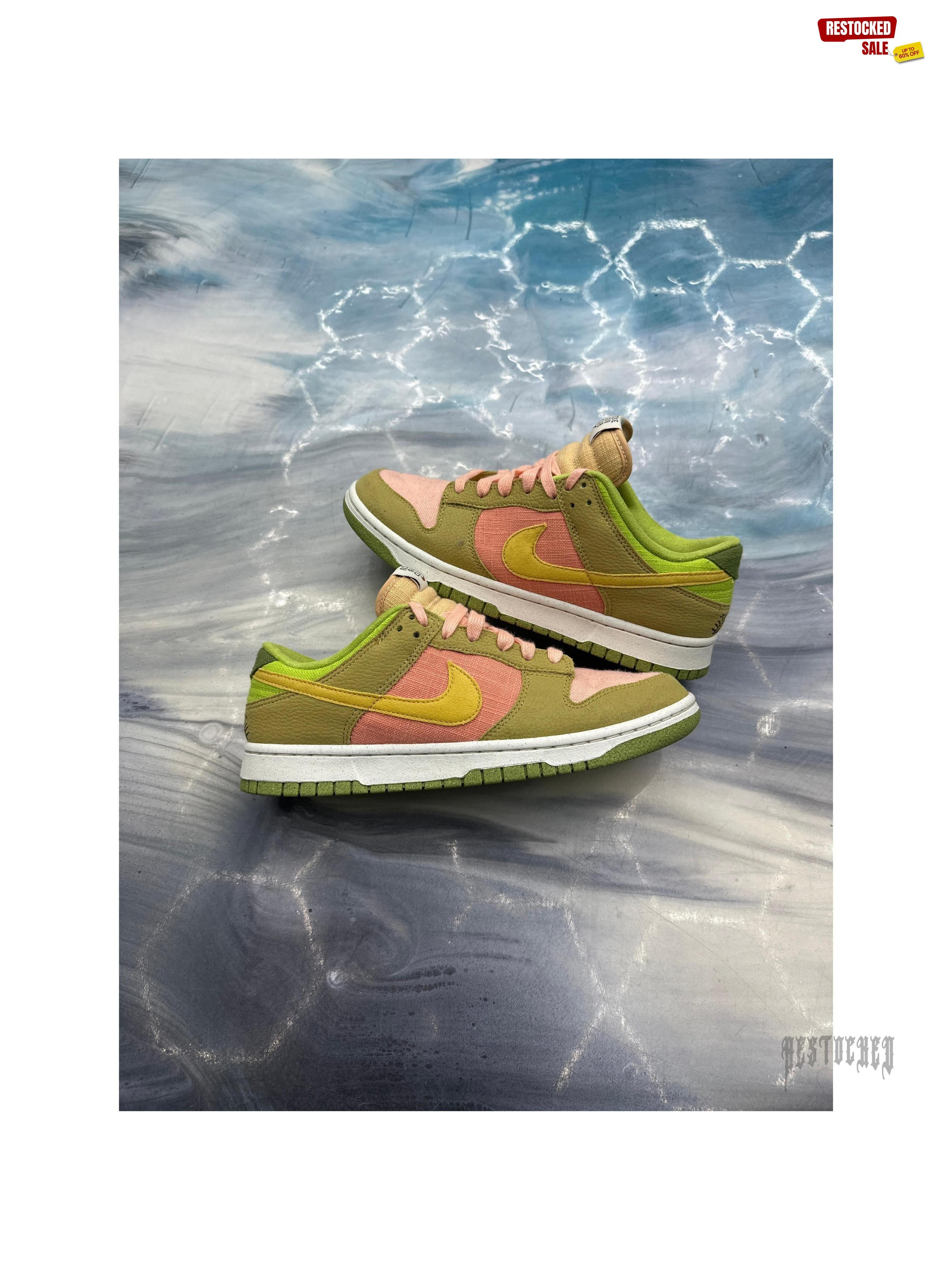 NIKE DUNK LOW NEXT NATURE SUN CLUB ARTIC ORANGE PRE OWNED SIZE 8.5 NO BOX