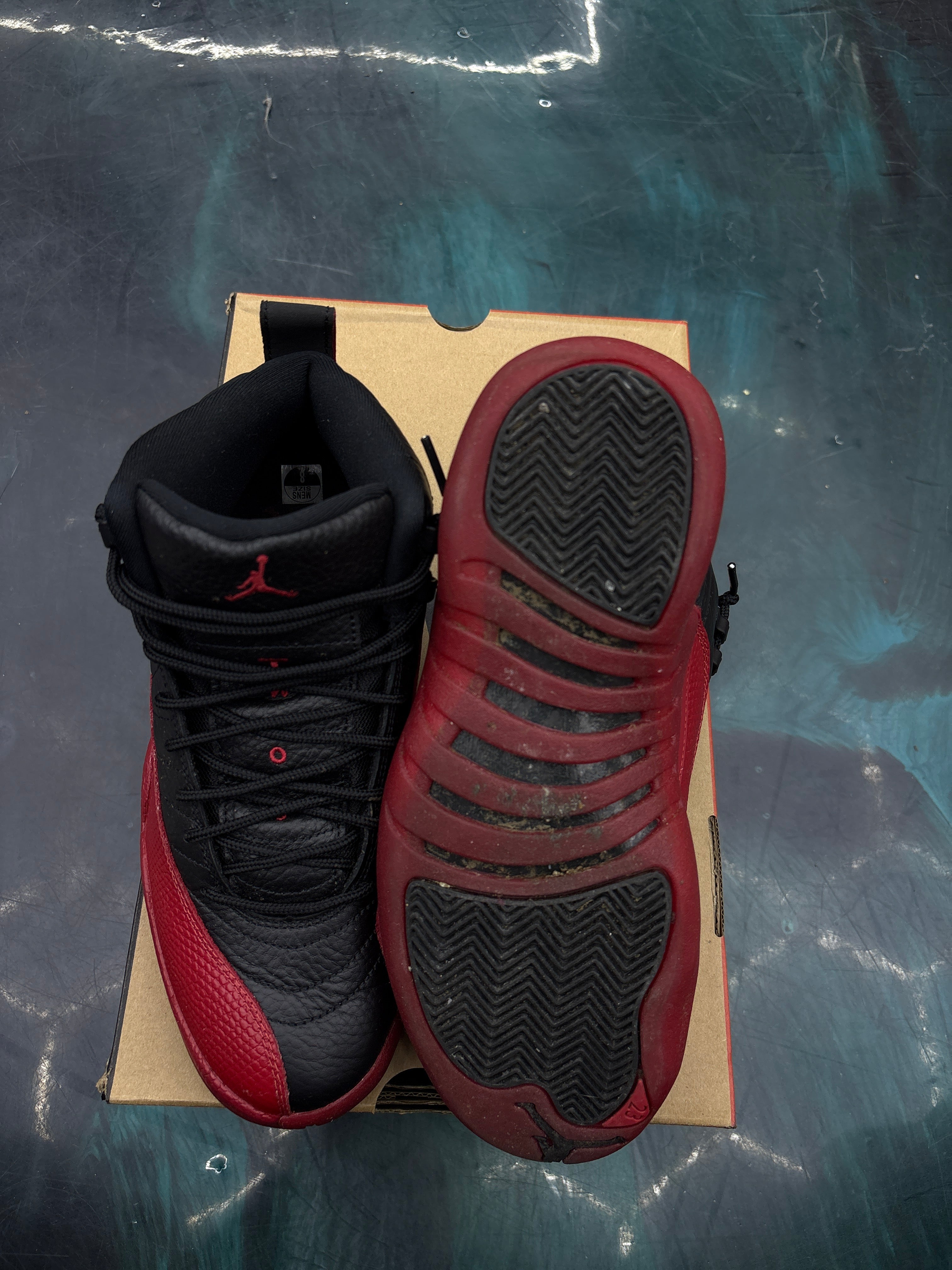 JORDAN 12 RETRO FLU GAME PRE OWNED SIZE 8