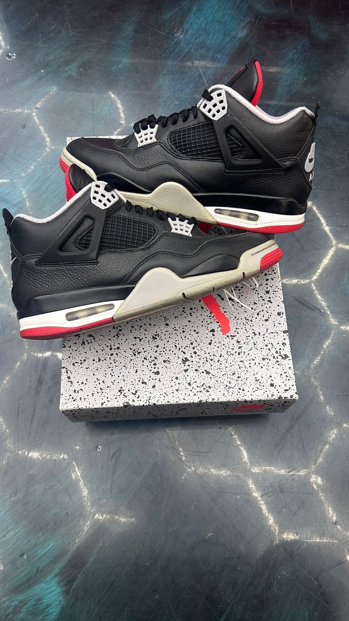 JORDAN 4 RETRO BRED REIMAGINED PRE OWNED SIZE 10