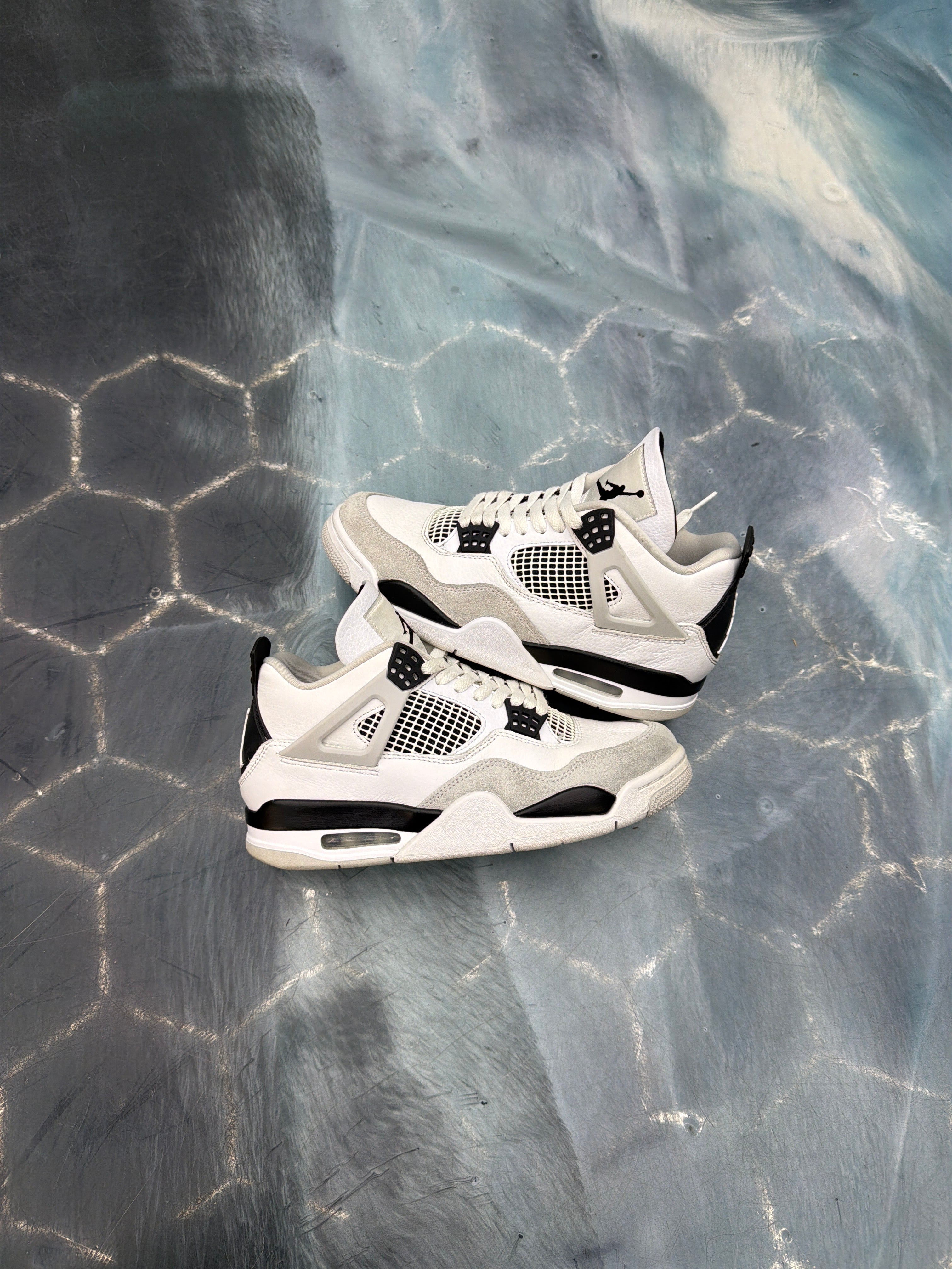 JORDAN 4 RETRO MILITARY BLACK PRE OWNED SIZE 8 NO BOX