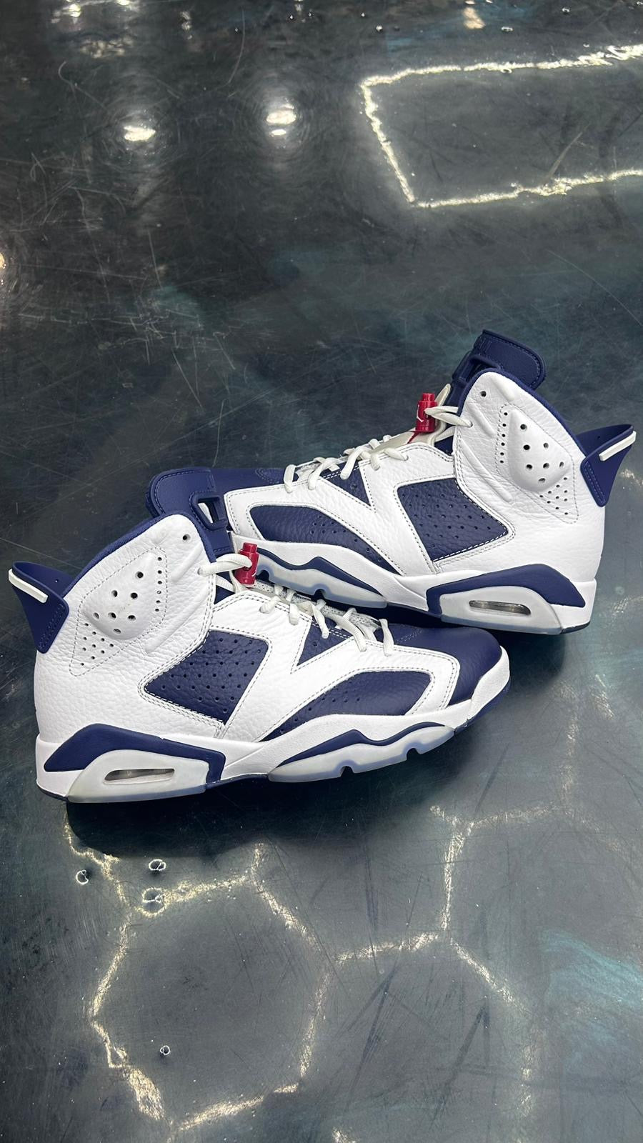 JORDAN 6 RETRO OLYMPICS PRE OWNED SIZE 8.5