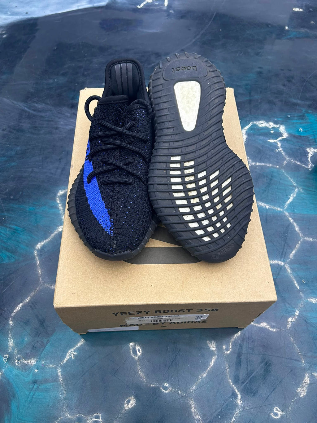 ADIDAS YEEZY BOOST DAZZLING BLUE PRE OWNED SIZE 5