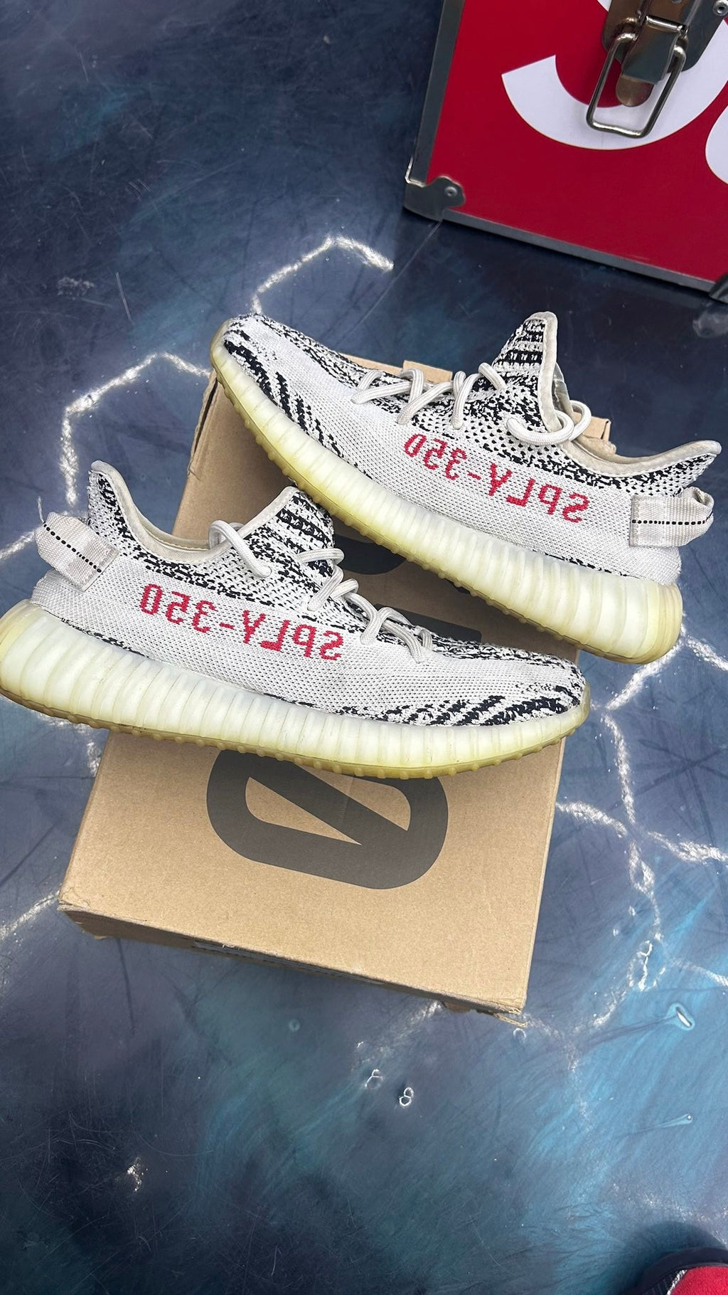 ADIDAS YEEZY BOOST 350 V2 ZEBRA PRE OWNED SIZE 7