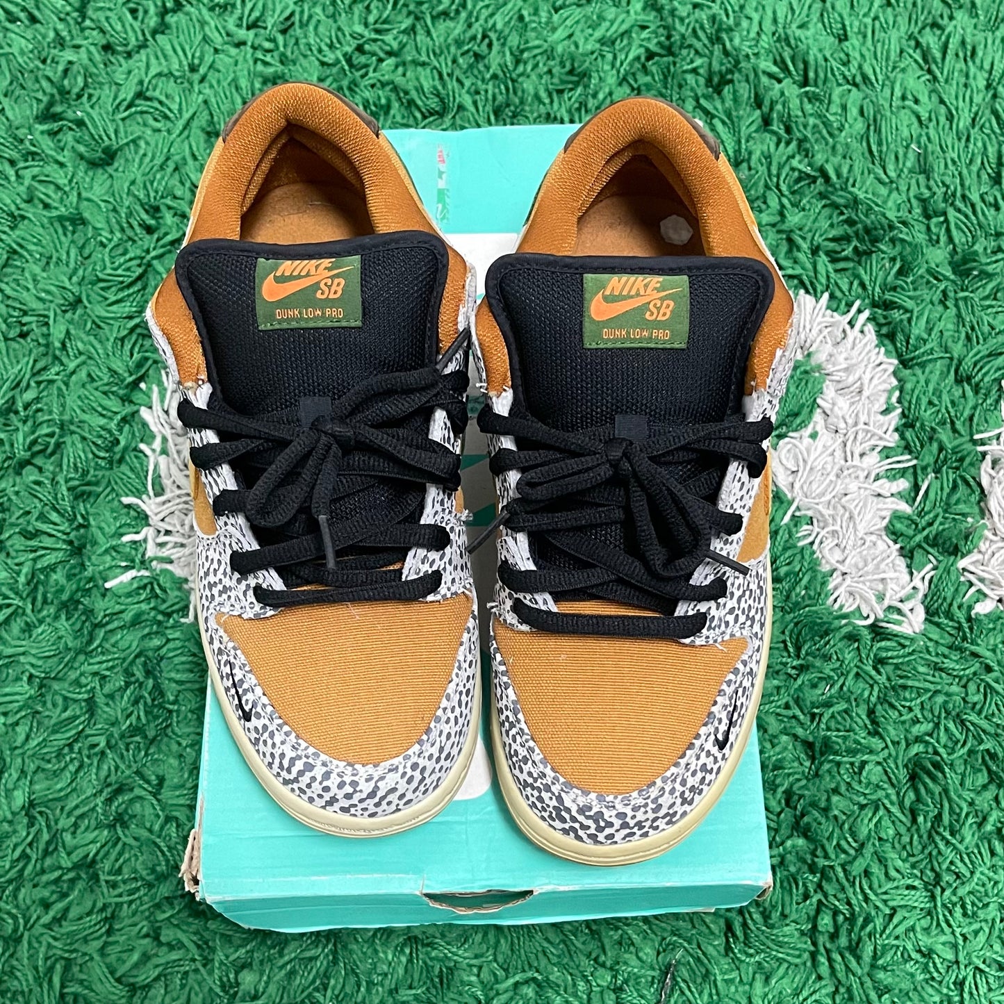 NIKE SB DUNK LOW SAFARI PRE-OWNED SIZE 8