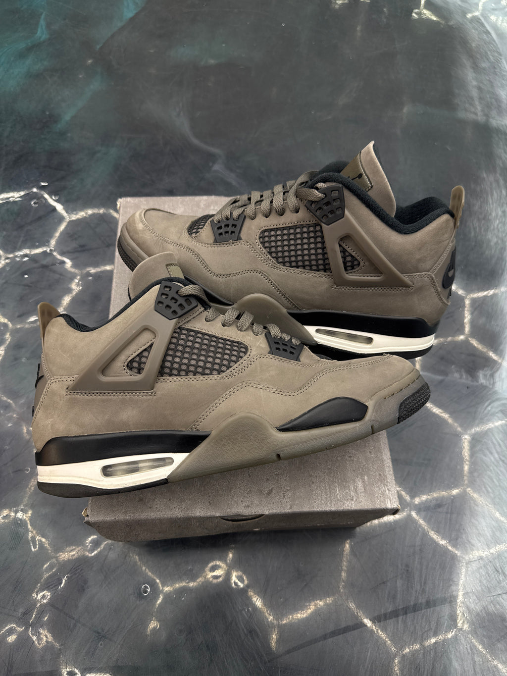 JORDAN 4 RETRO CAVE STONE Pre owned SIZE 13