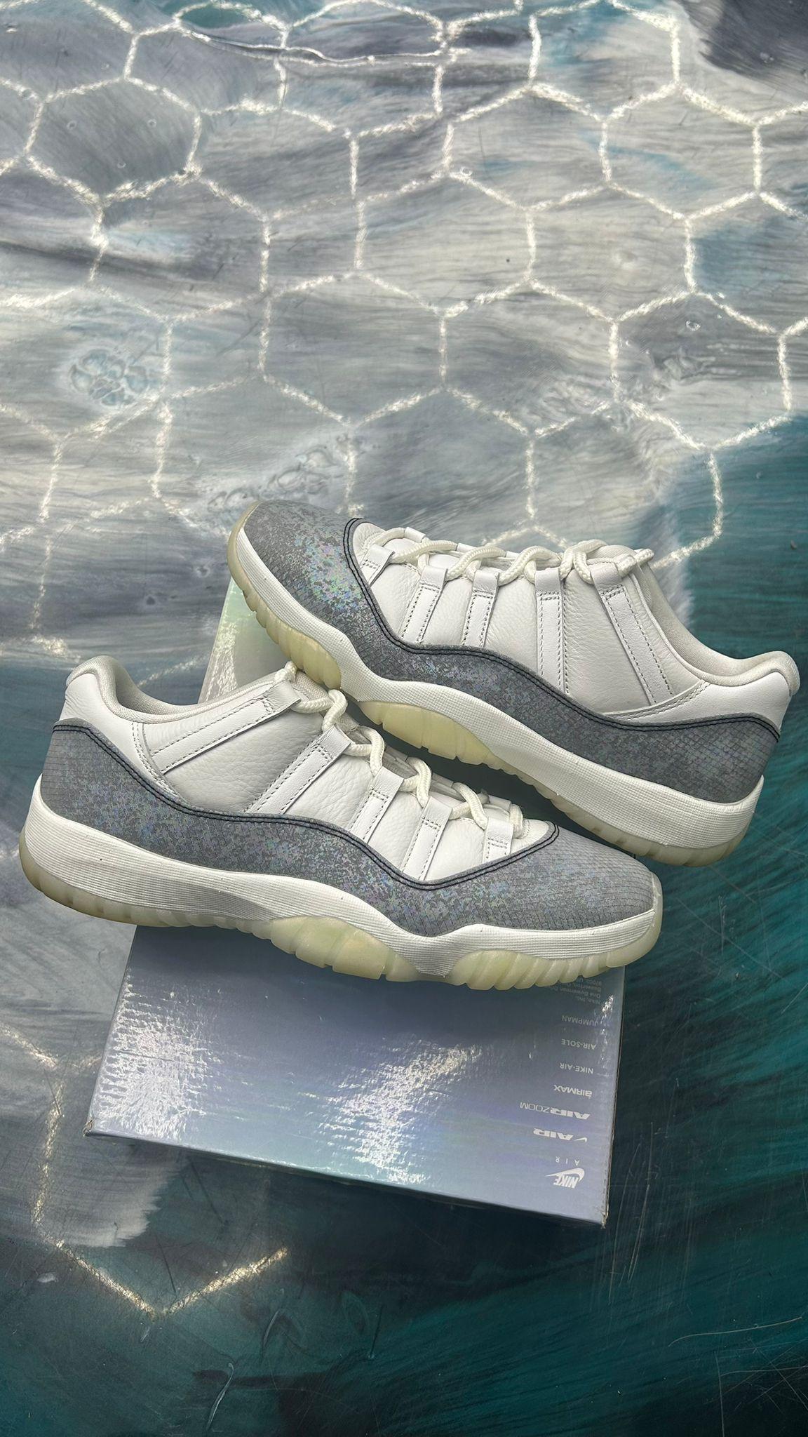 JORDAN 11 RETRO LOW YEAR OF THE SNAKE PRE OWNED SIZE 10.5