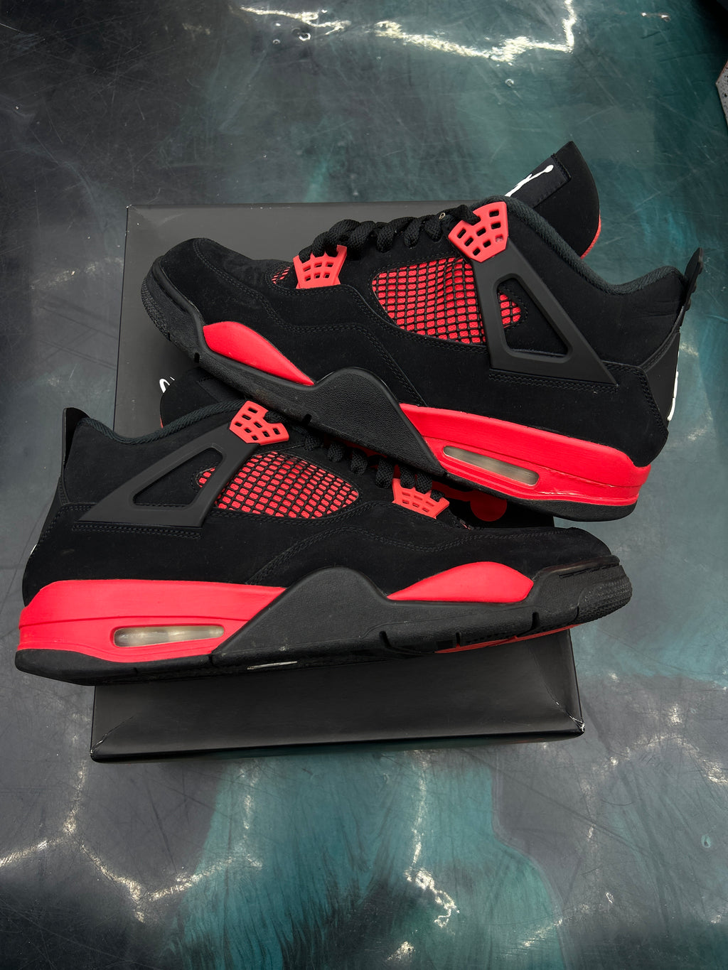 JORDAN 4 RETRO RED THUNDER PRE OWNED SIZE 13