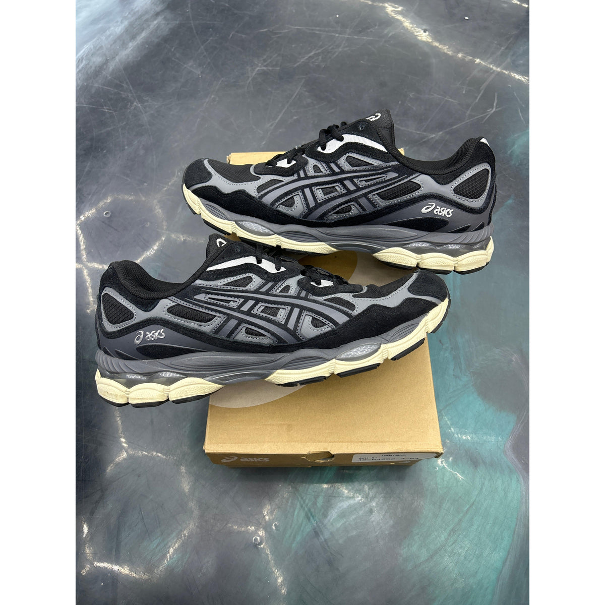 ASICS GEL-NYC BLACK BLACK PRE OWNED SIZE 11.5