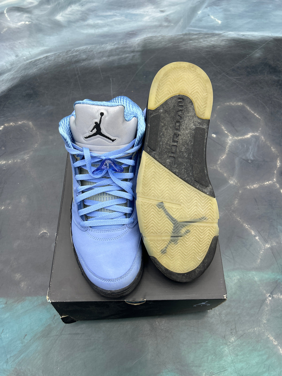 JORDAN 5 RETRO UNC UNIVERSITY BLUE PRE OWNED SIZE 12