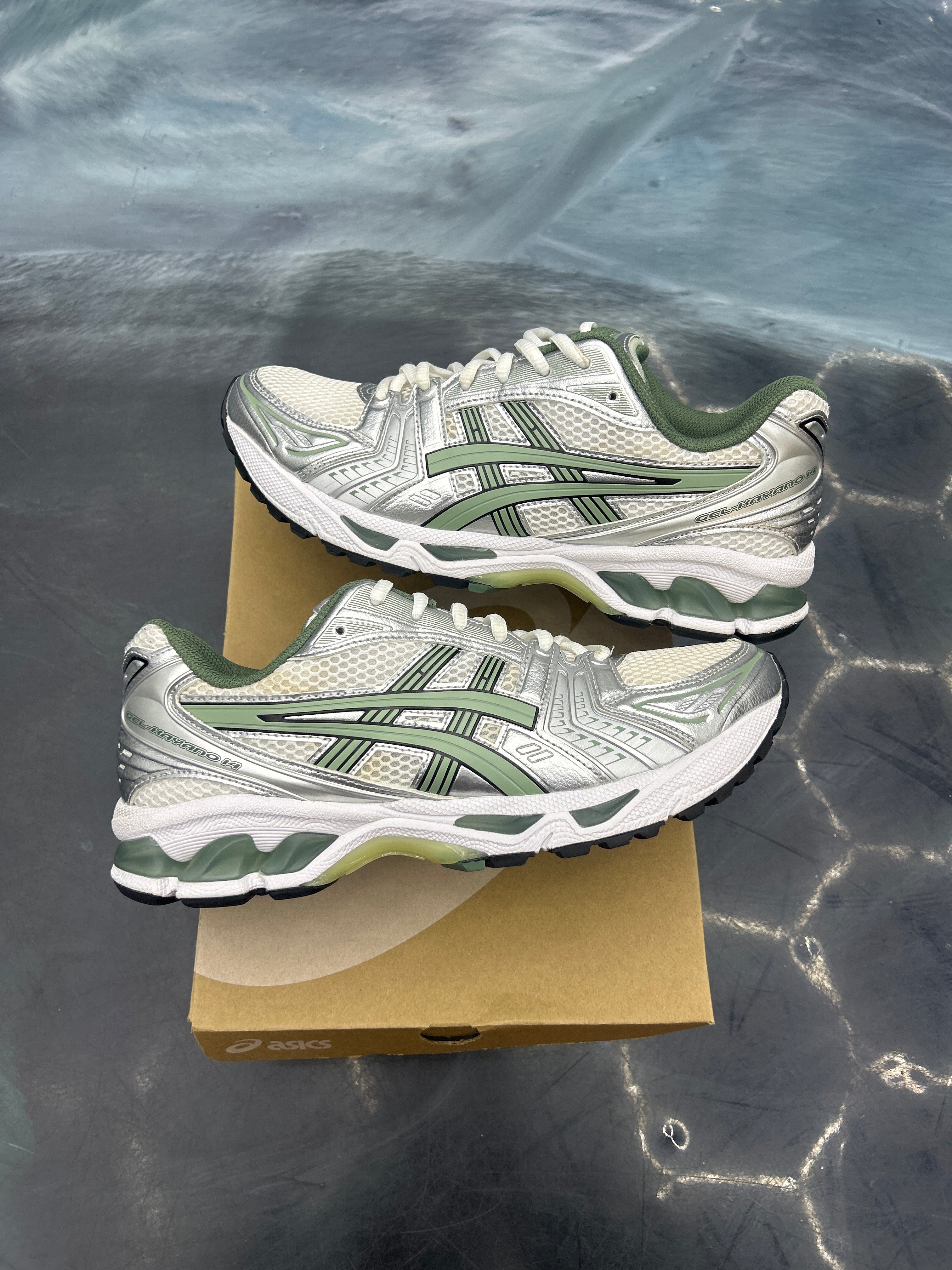 ASICS GEL-KAYANO 14 WHITE PURE SILVER SLATE GREY SAGE PRE OWNED SIZE 8