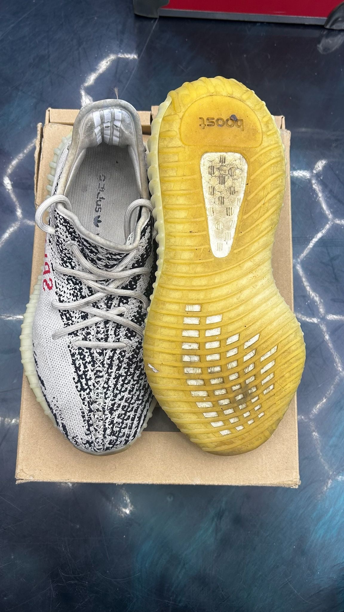ADIDAS YEEZY BOOST 350 V2 ZEBRA PRE OWNED SIZE 7