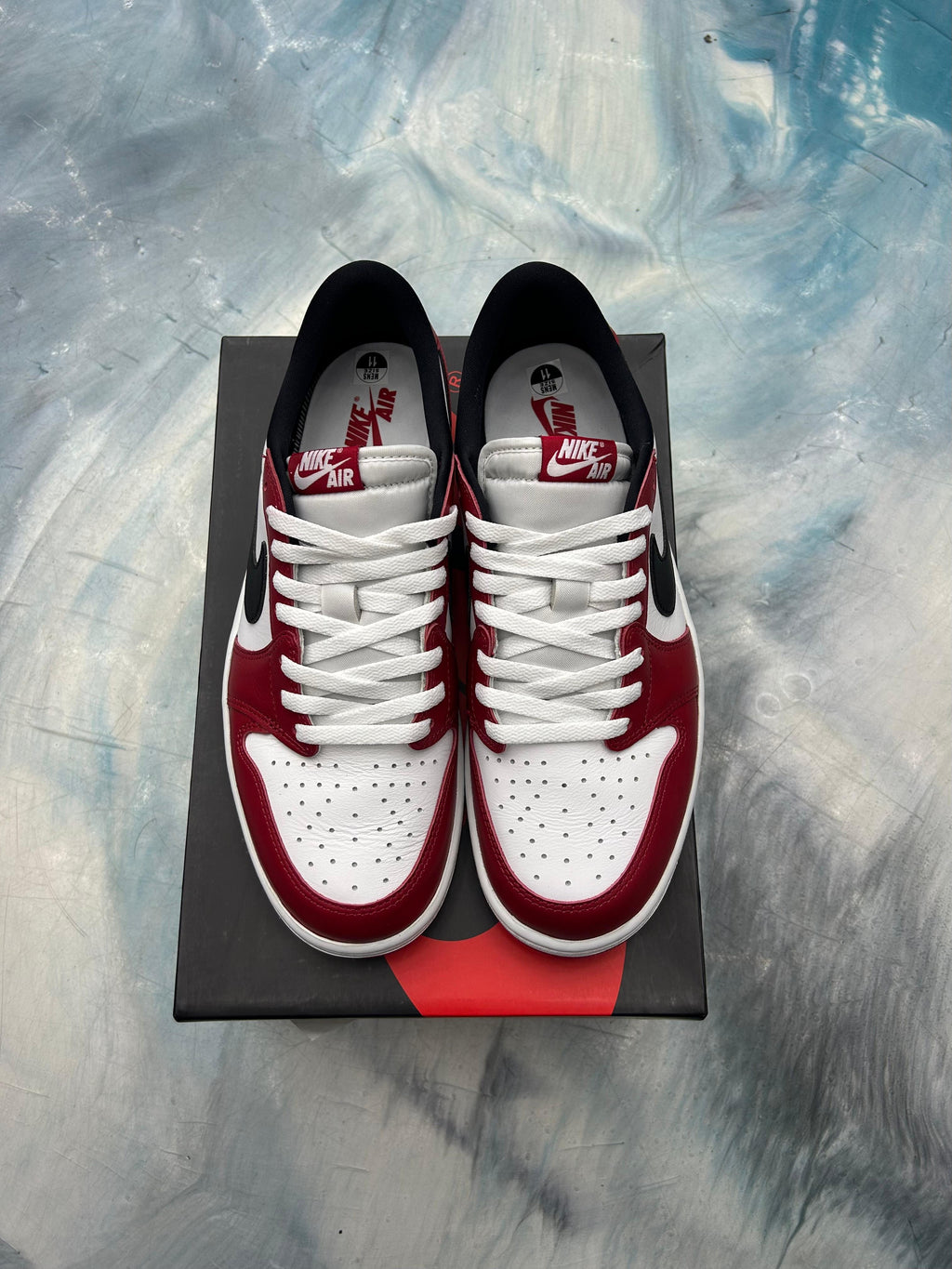 JORDAN 1 RETRO LOW OG CHICAGO PRE OWNED SIZE 11