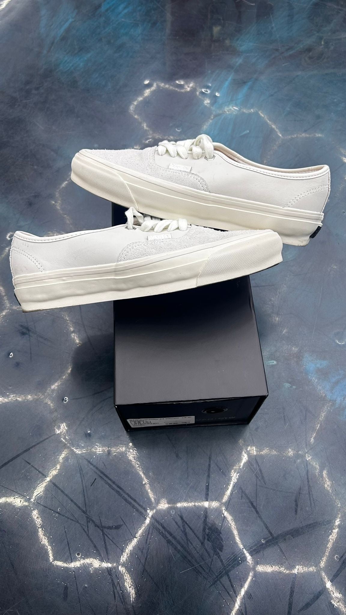 VANS OTW AUTHENTIC 44 VIBRAM HAVEN WHITE PRE OWNED SIZE 7.5