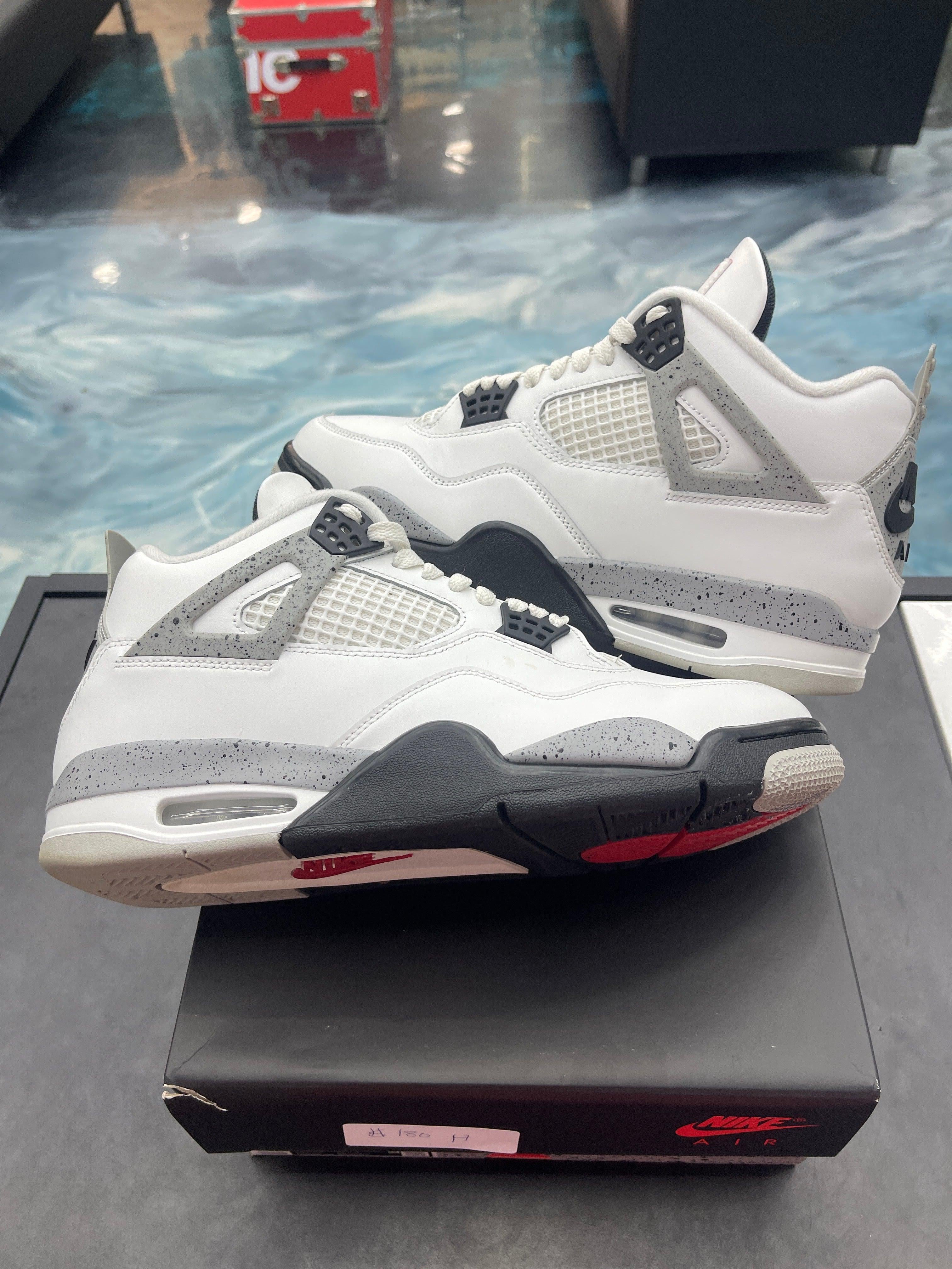 JORDAN 4 RETRO WHITE CEMENT PRE OWNED SIZE 11