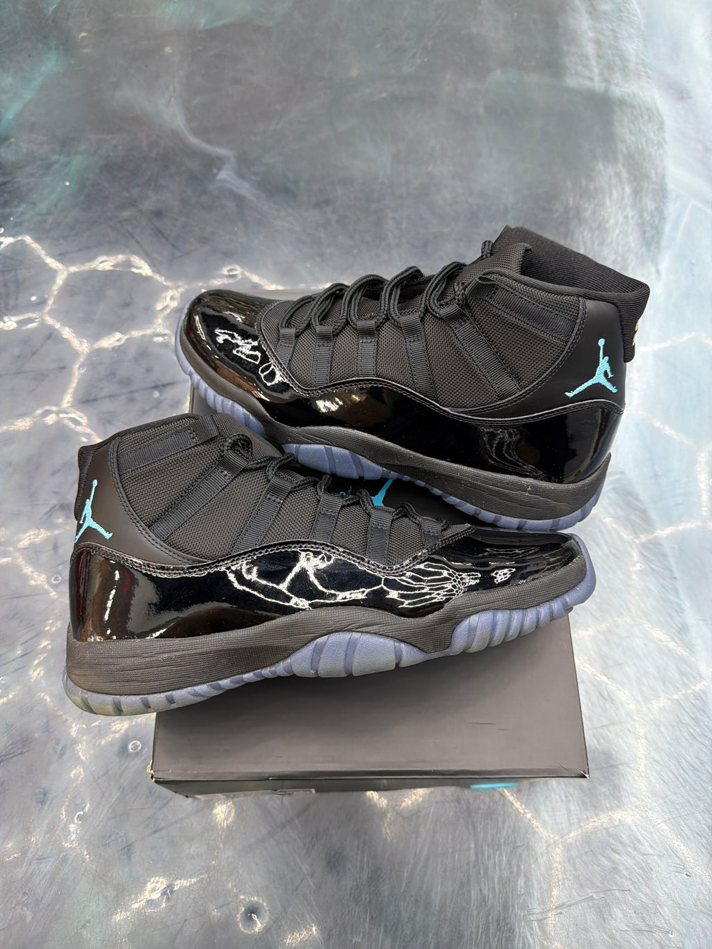 JORDAN 11 RETRO GAMMA BLUE PRE OWNED SIZE 11.5
