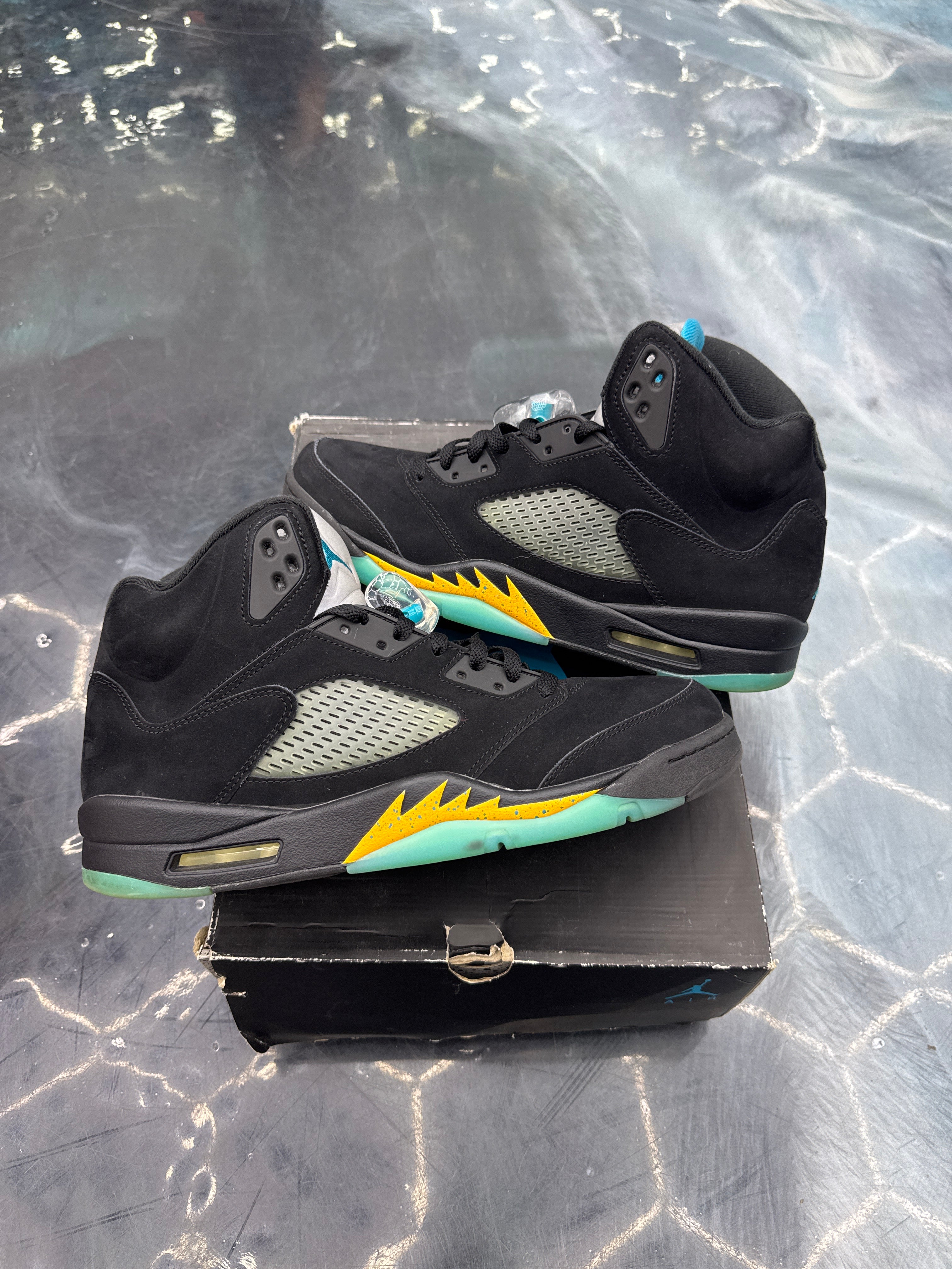 JORDAN 5 RETRO AQUA PRE OWNED SIZE 11.5