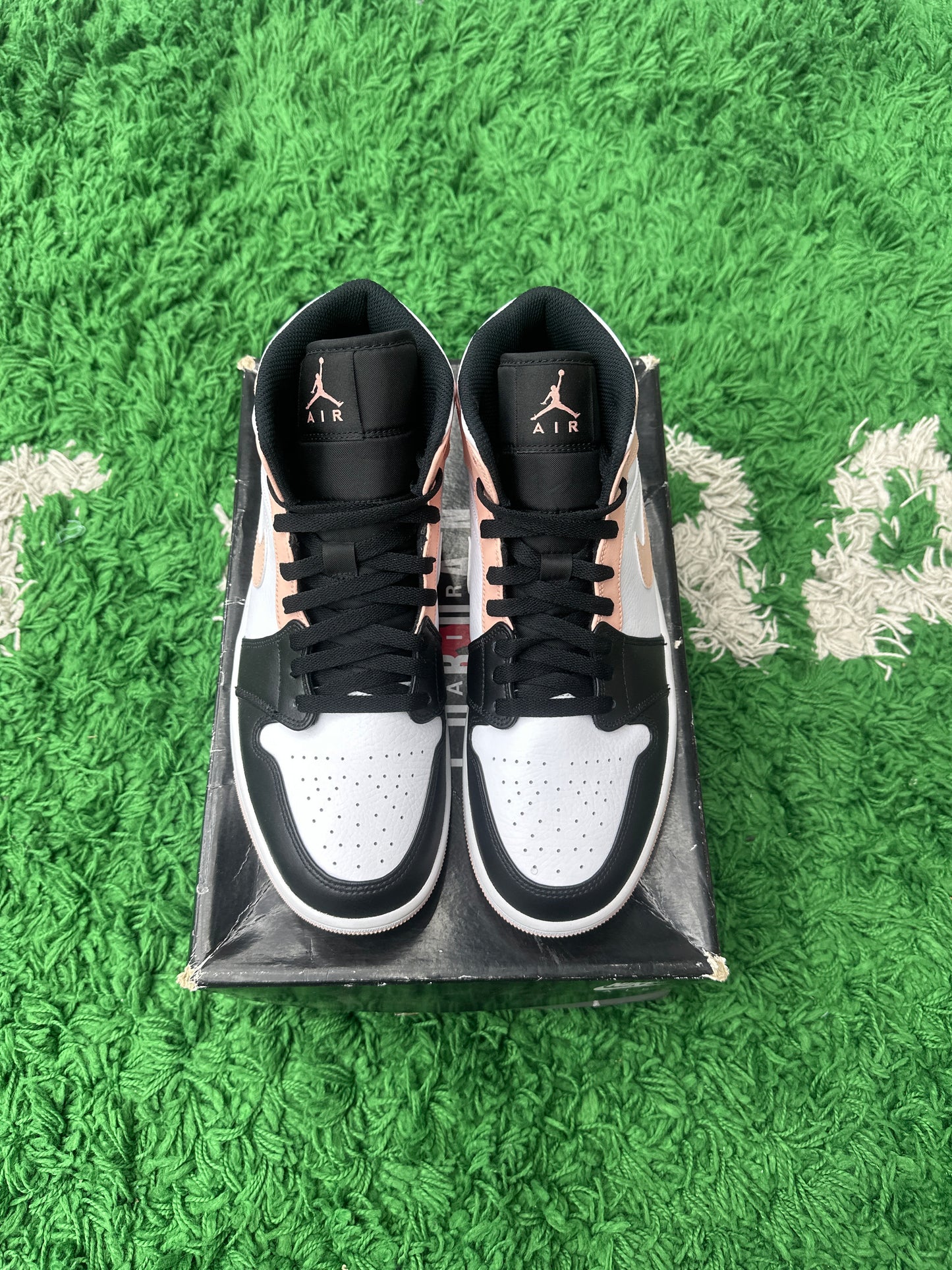 JORDAN 1 MID ARCTIC ORANGE BLACK TOE PRE-OWNED SIZE 9.5