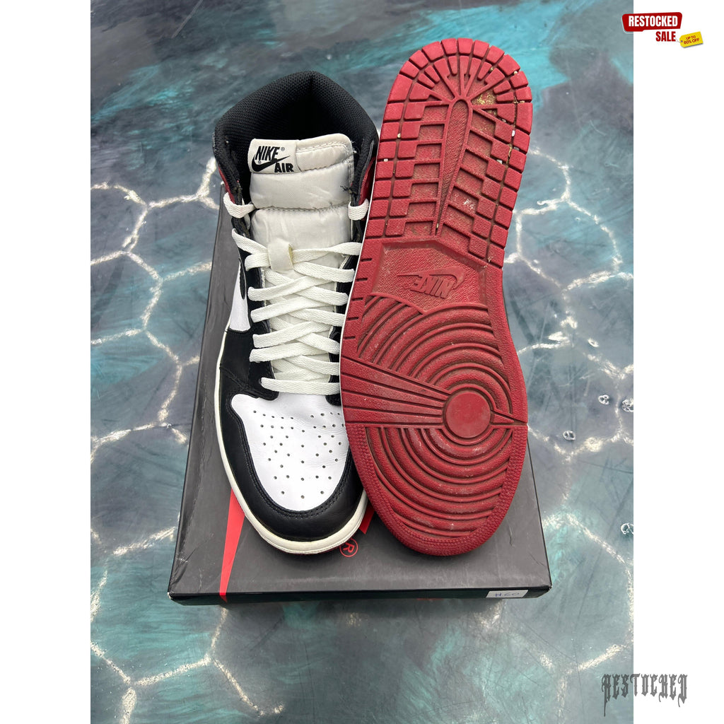 JORDAN 1 RETRO BLACK TOE PRE OWNED SIZE 11