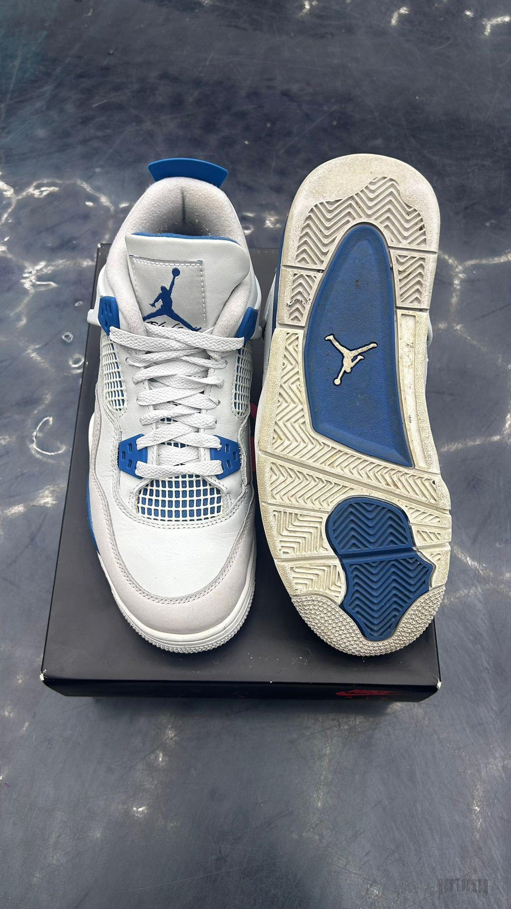 JORDAN 4 RETRO MILITARY BLUE PRE OWNED SIZE 7Y