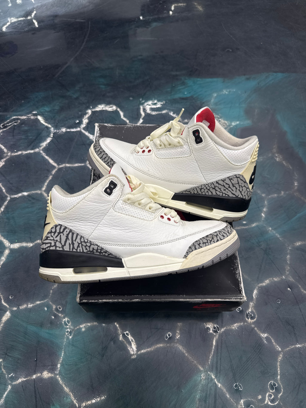 JORDAN 3 RETRO WHITE CEMENT REIMAGINED PRE OWNED SIZE 8