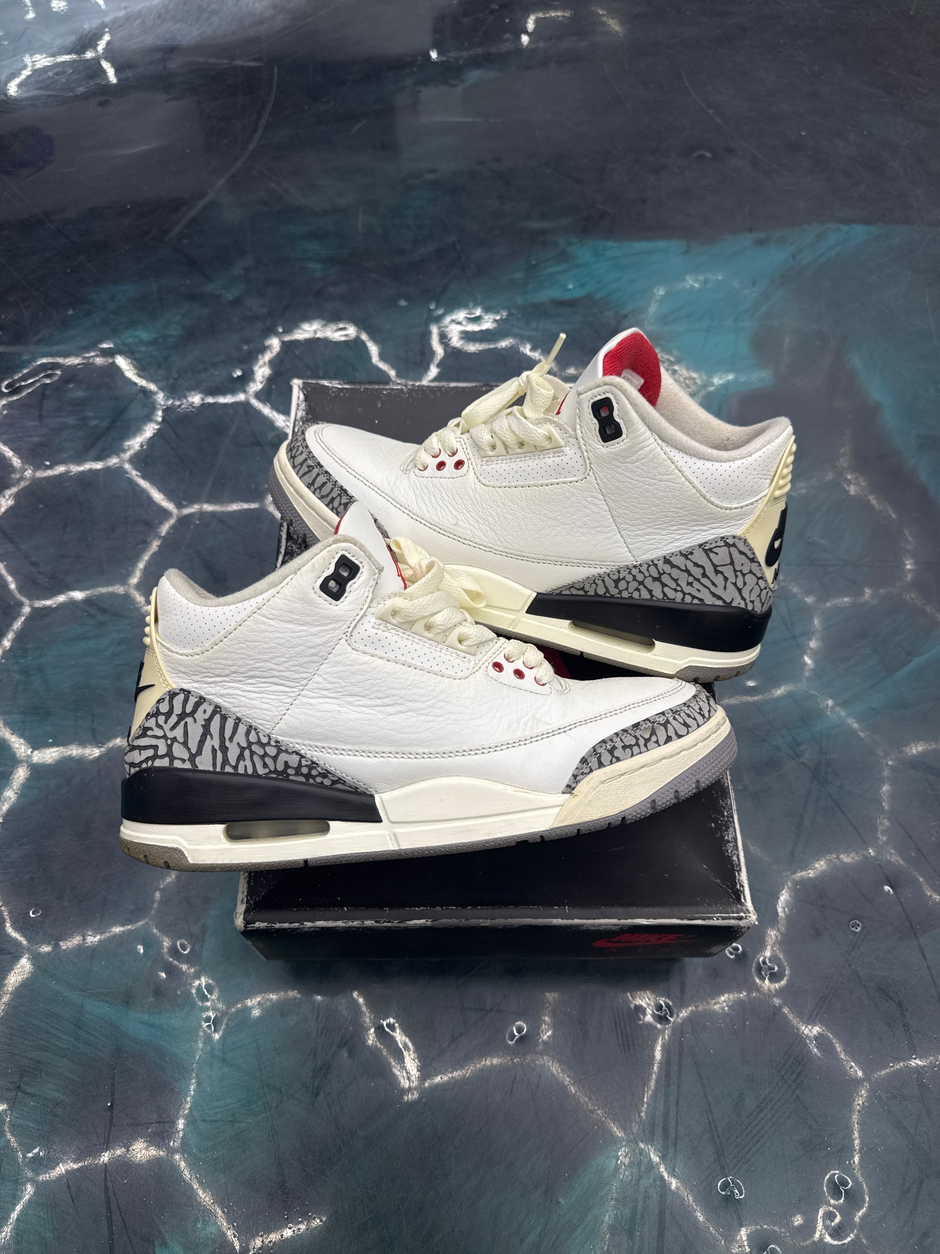 JORDAN 3 RETRO WHITE CEMENT REIMAGINED PRE OWNED SIZE 8