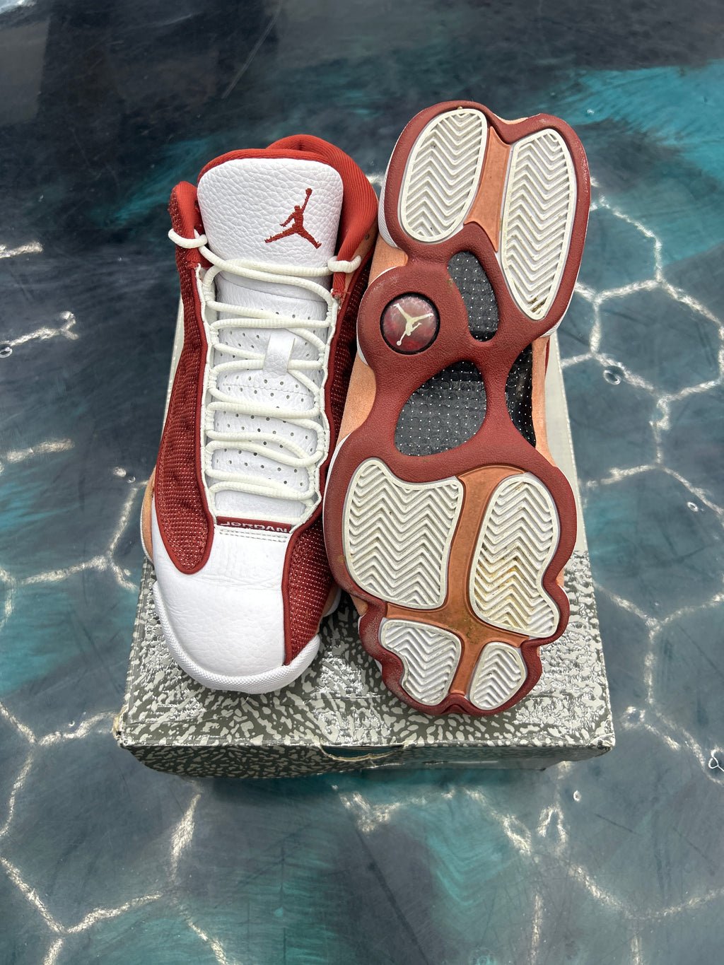 JORDAN 13 RETRO DUNE RED PRE OWNED SIZE 8 REP BOX