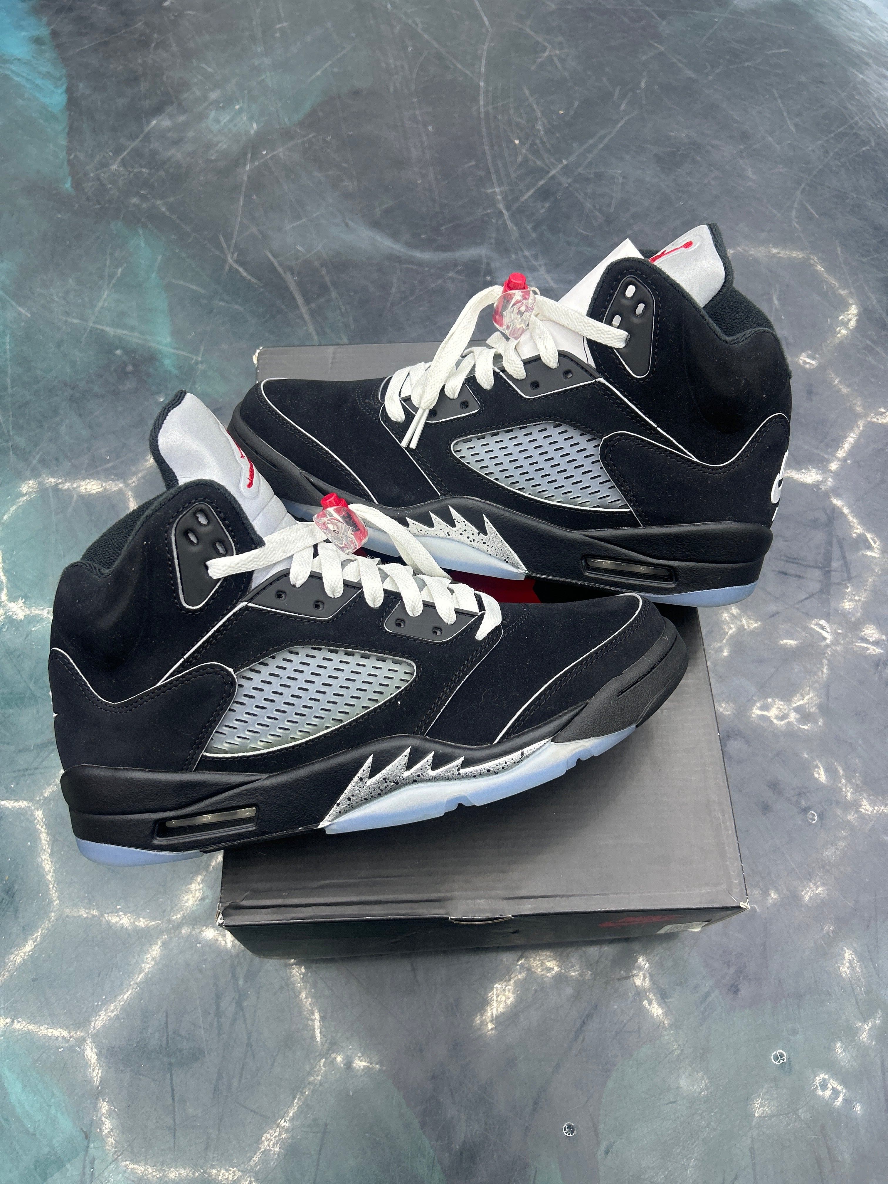 JORDAN 5 RETRO OG BLACK METALLIC REIMAGINED PRE OWNED SIZE 9.5