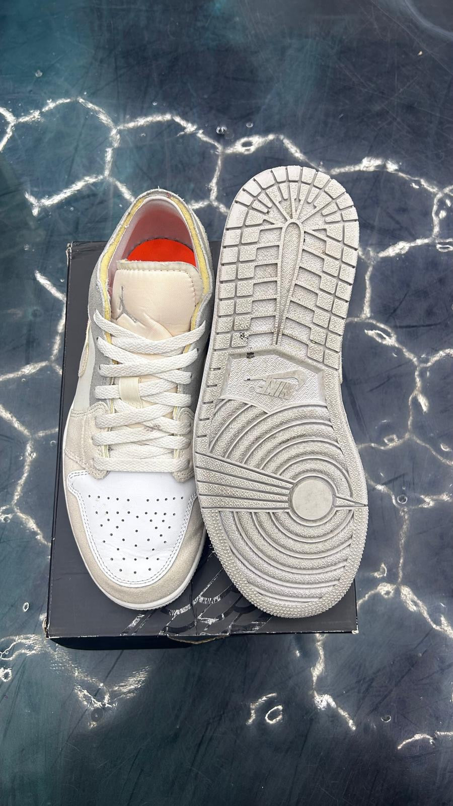 JORDAN 1 LOW SE CRAFT INSIDE OUT WHITE PHANTOM PRE OWNED SIZE 8