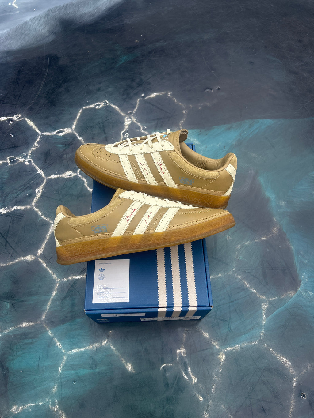 ADIDAS GAZELLE INDOOR BAD BUNNY LIONEL MESSI LA VOZ DE LOS FANS PRE OWNED SIZE 7.5
