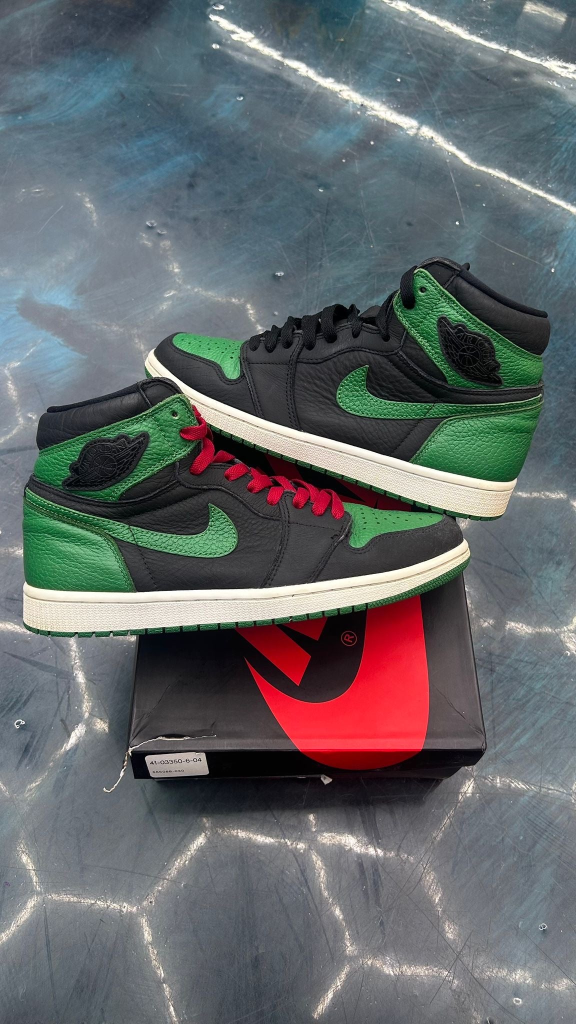 JORDAN 1 RETRO HIGH PINE GREEN BLACK PRE OWNED SIZE 9