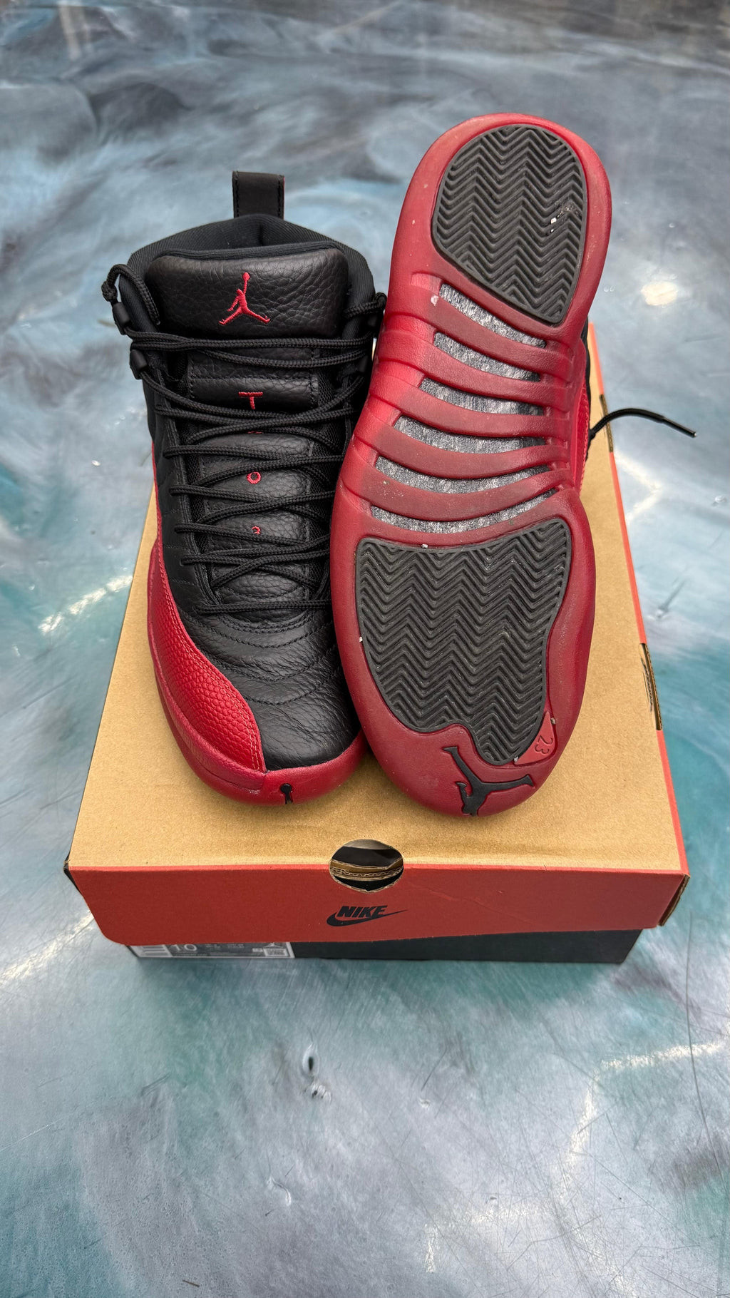 JORDAN 12 RETRO FLU GAME PRE OWNED SIZE 10