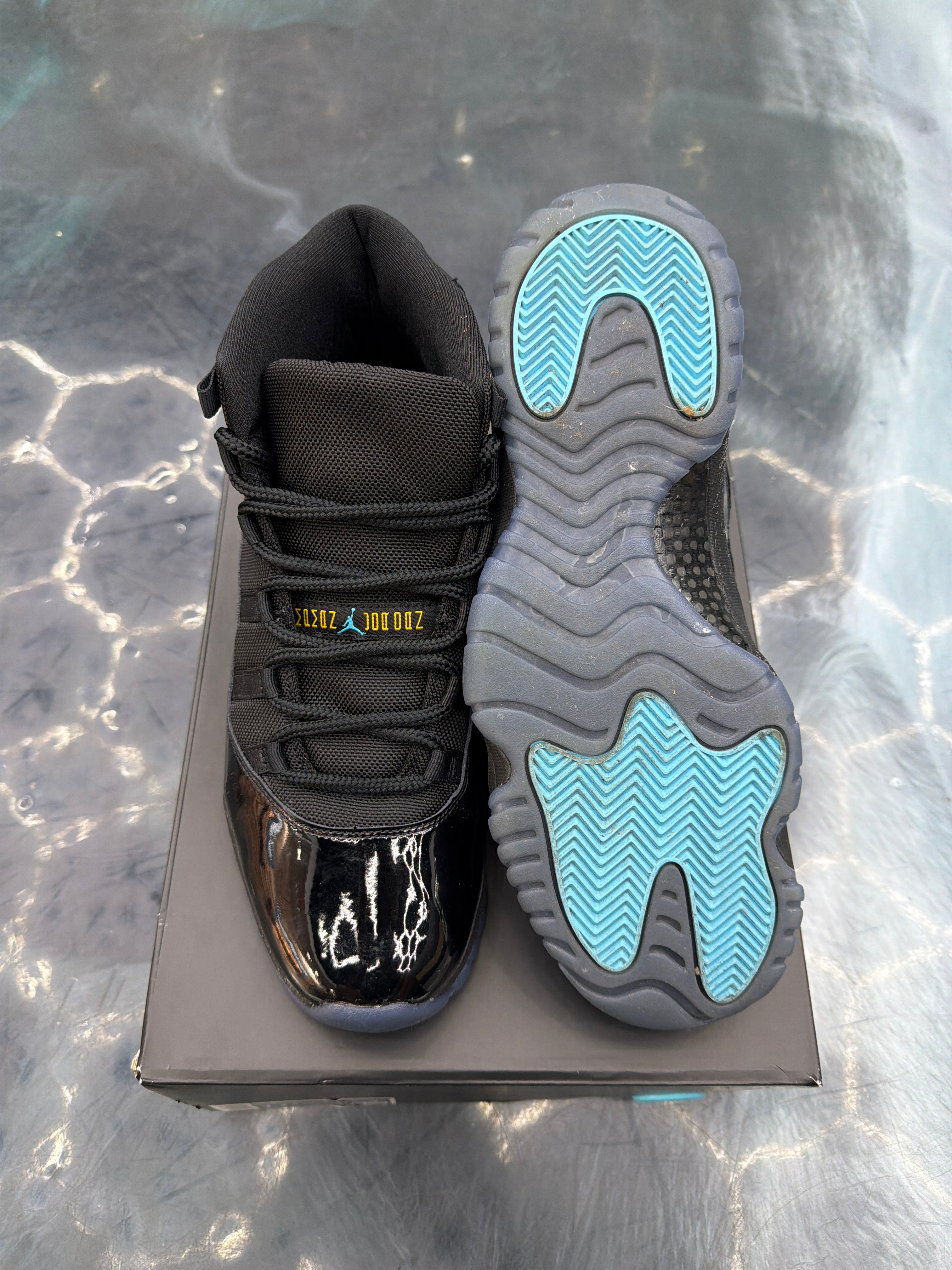 JORDAN 11 RETRO GAMMA BLUE PRE OWNED SIZE 11.5