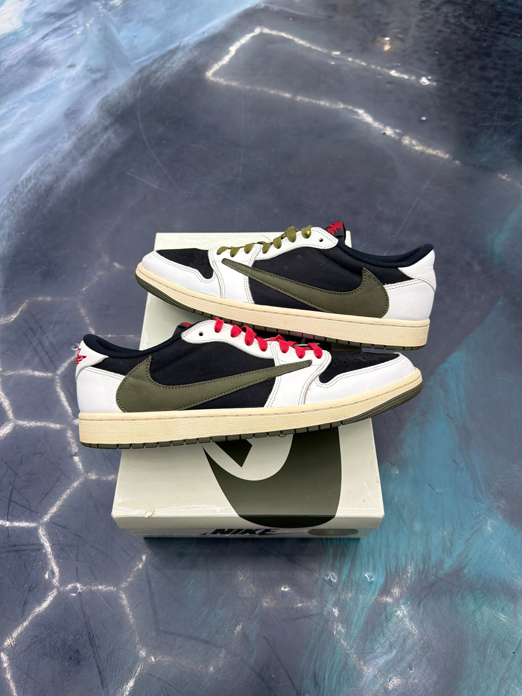 JORDAN 1 RETRO LOW OG SP TRAVIS SCOTT OLIVE PRE OWNED SIZE 13W 11.5M