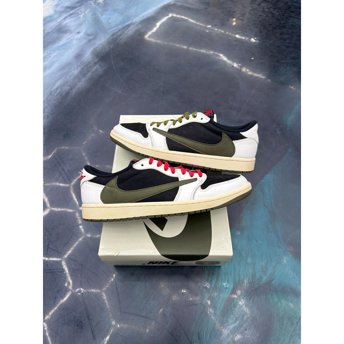 JORDAN 1 RETRO LOW OG SP TRAVIS SCOTT OLIVE PRE OWNED SIZE 13W 11.5M