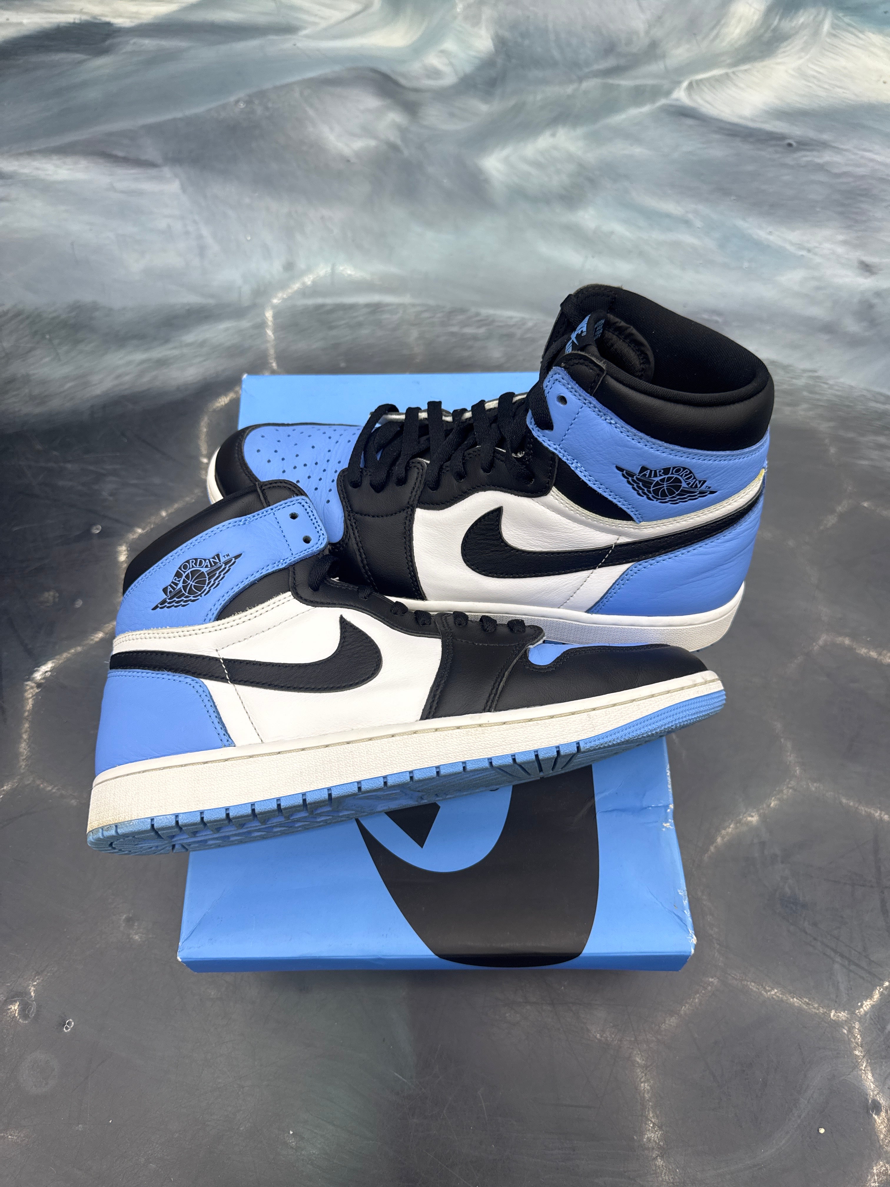 JORDAN 1 RETRO HIGH OG UNC TOE PRE OWNED SIZE 12