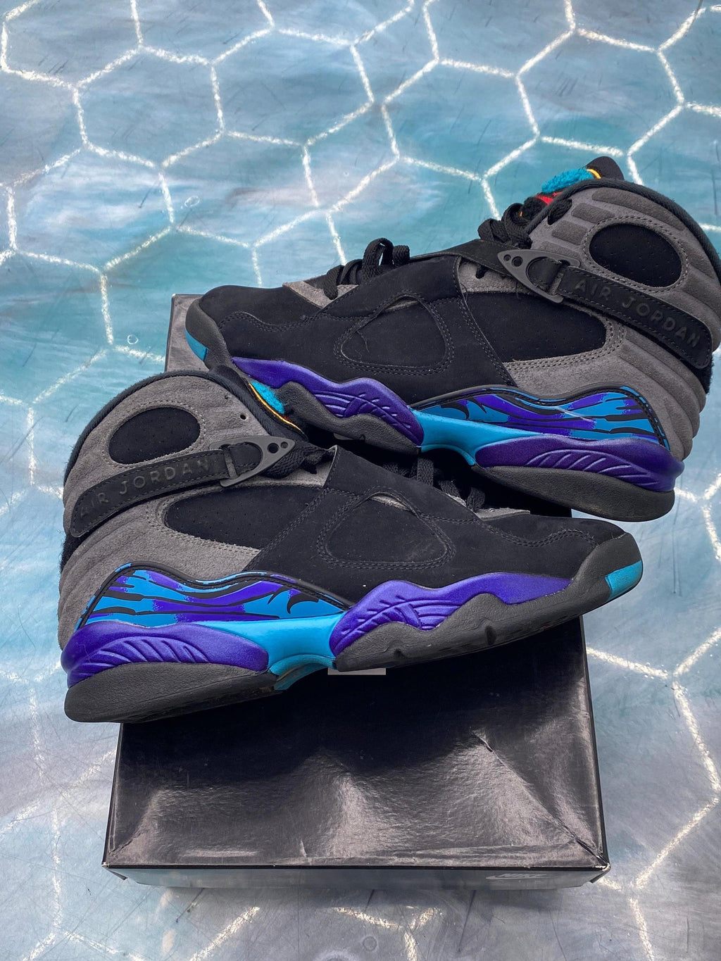 JORDAN 8 RETRO AQUA (2025) PRE OWNED SIZE 9.5